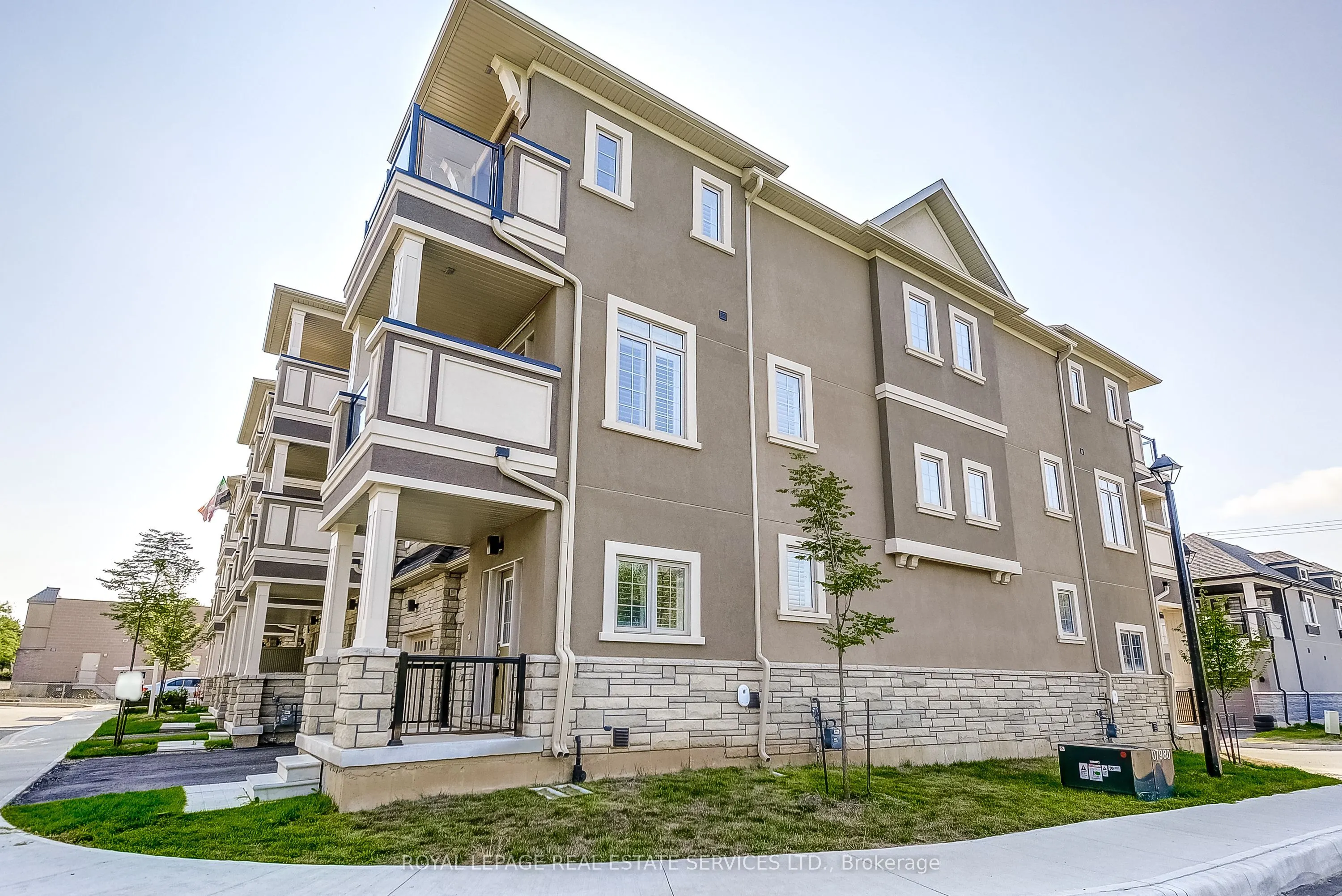 305 Garner Road W, #14