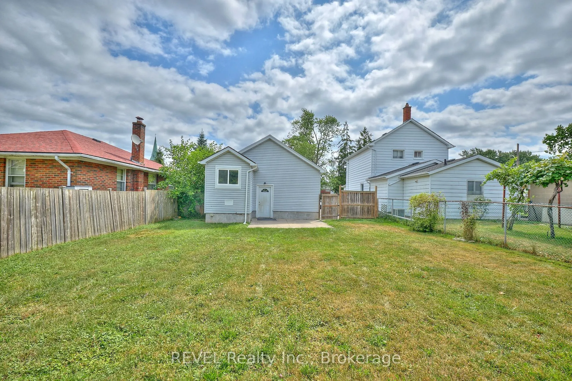 9 Colborne Street