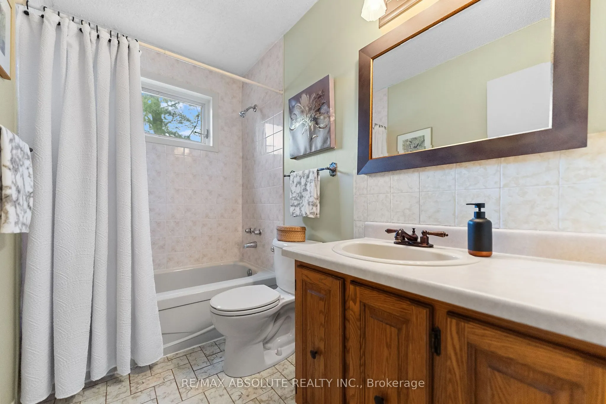33 Old Orchard Lane