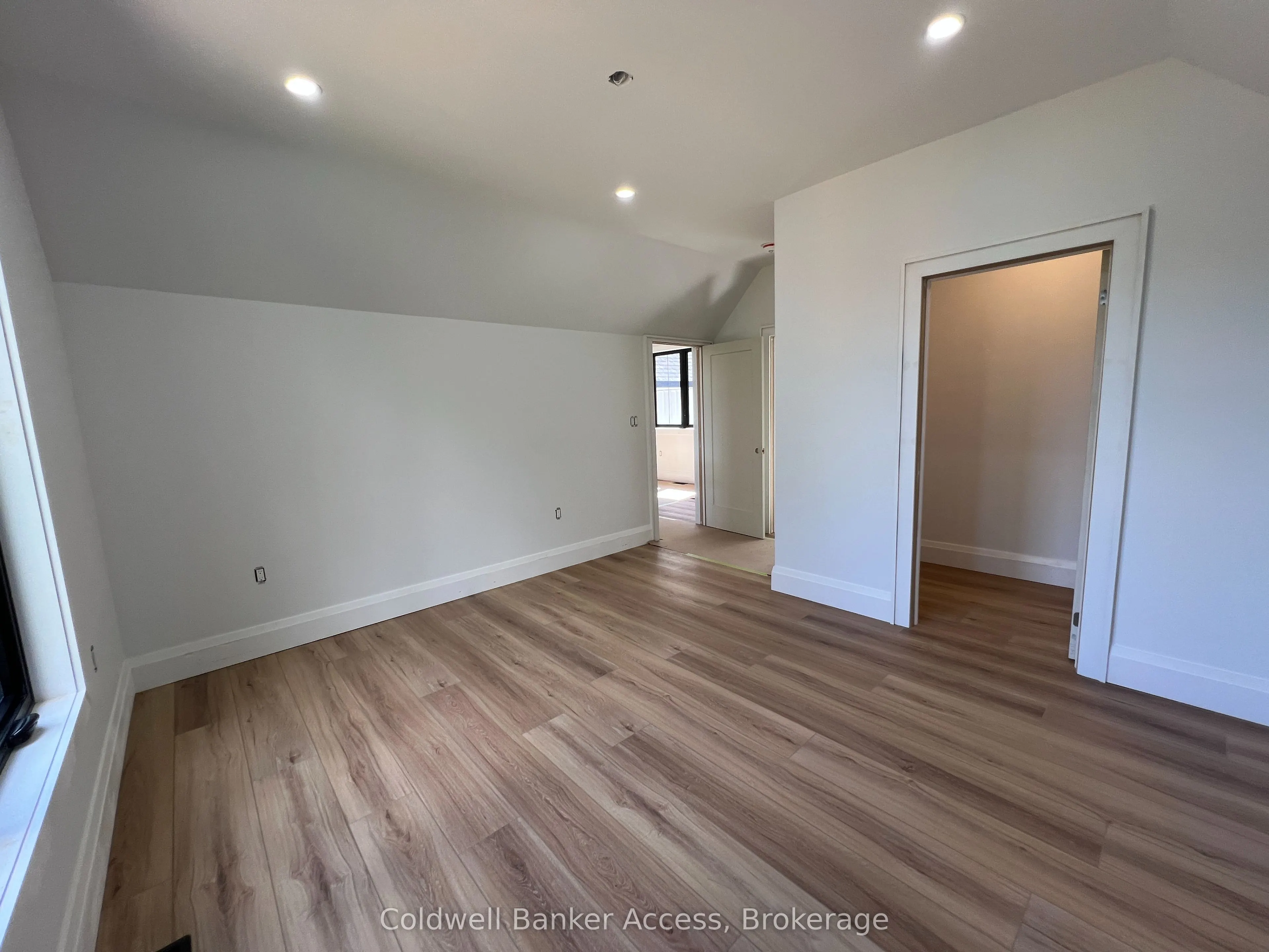 1031 Lionel Avenue