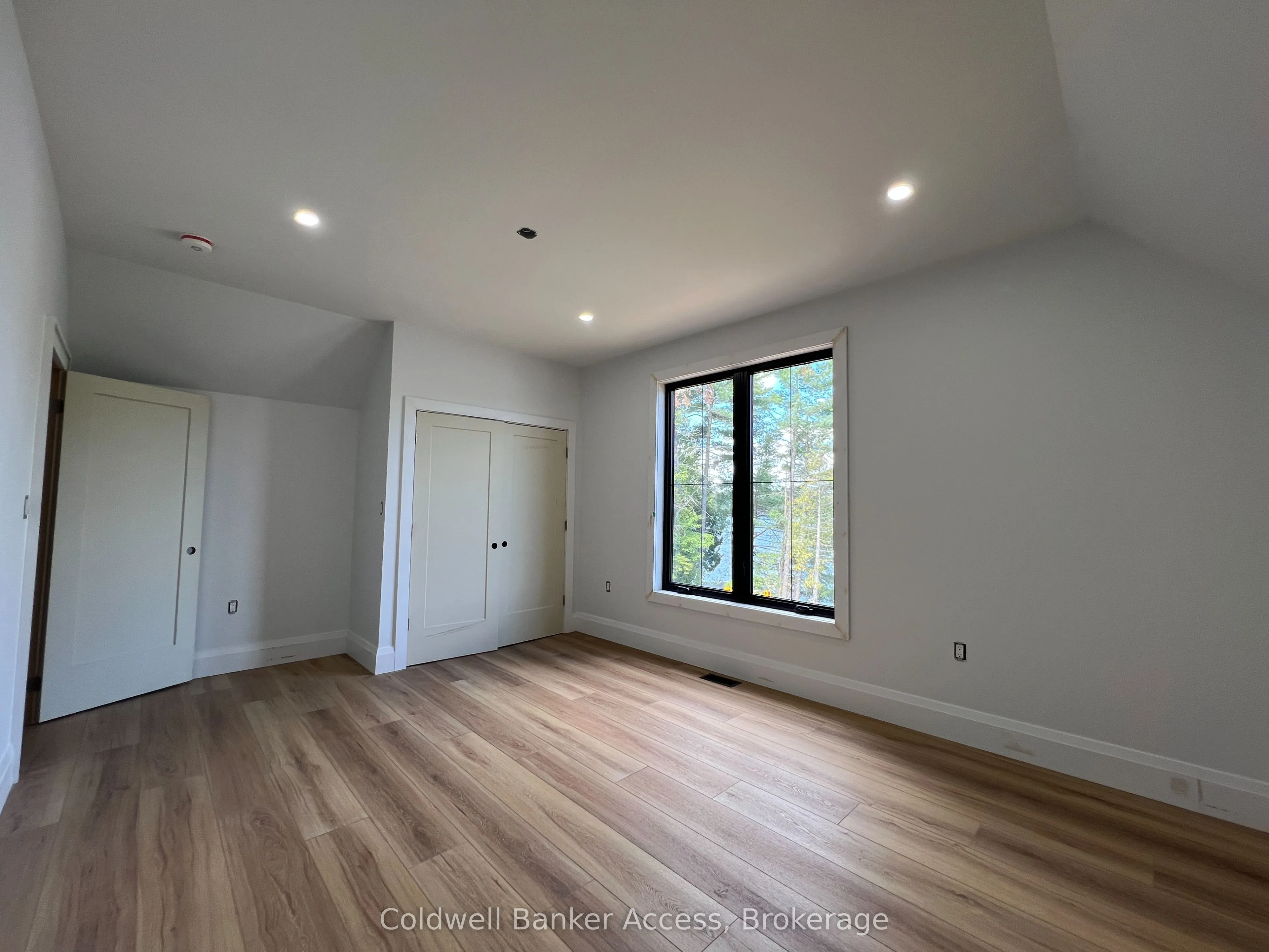 1031 Lionel Avenue