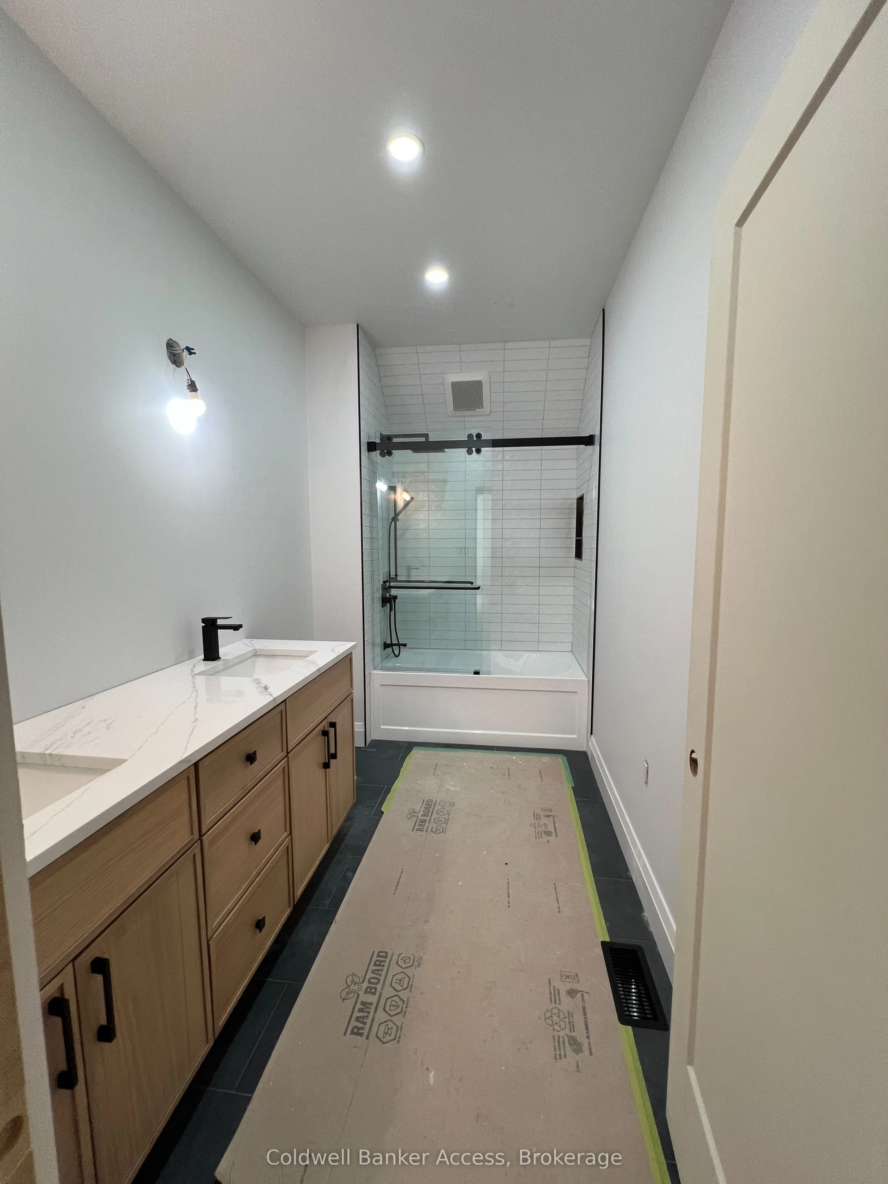 1031 Lionel Avenue