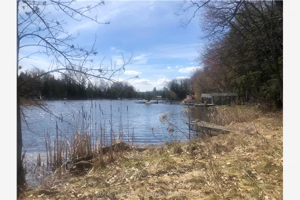 1721 Greenwood Lane E