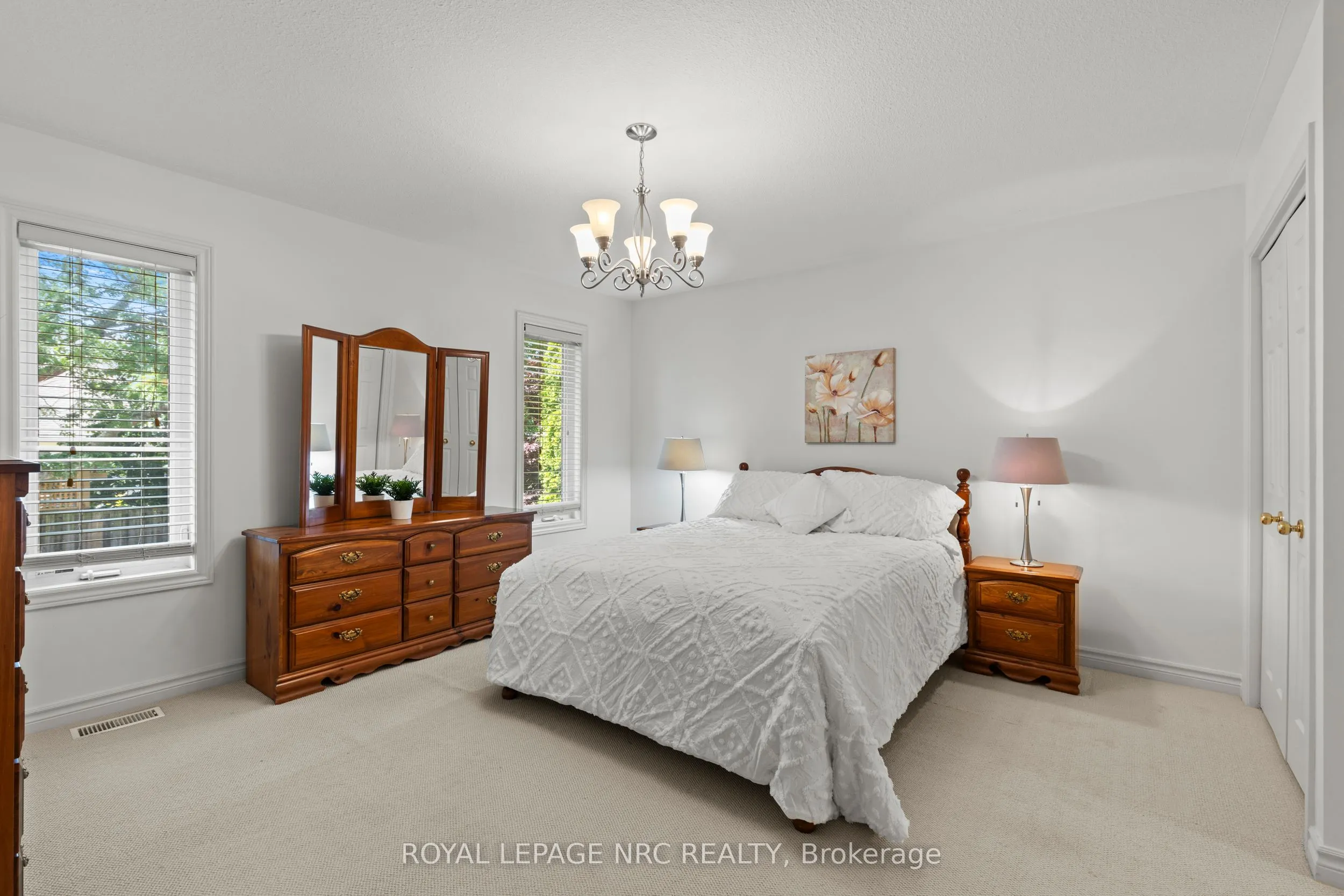 14 Hope Avenue W
