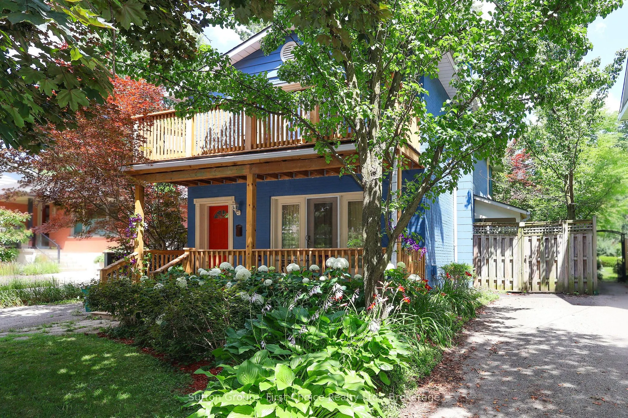 176 Cobourg Street N