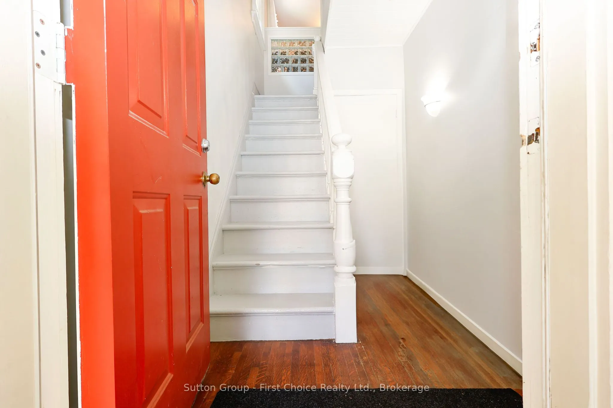 176 Cobourg Street N