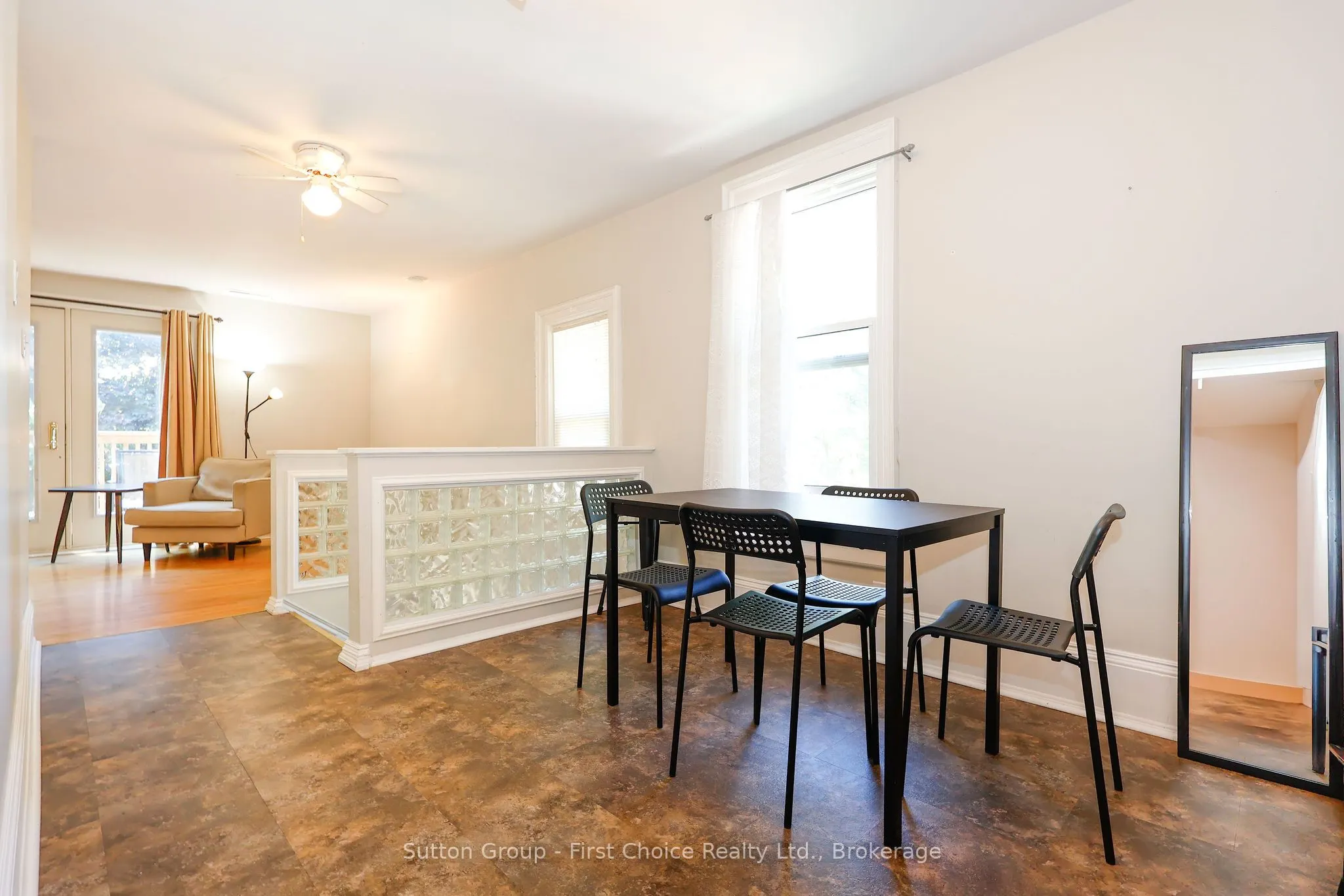 176 Cobourg Street N