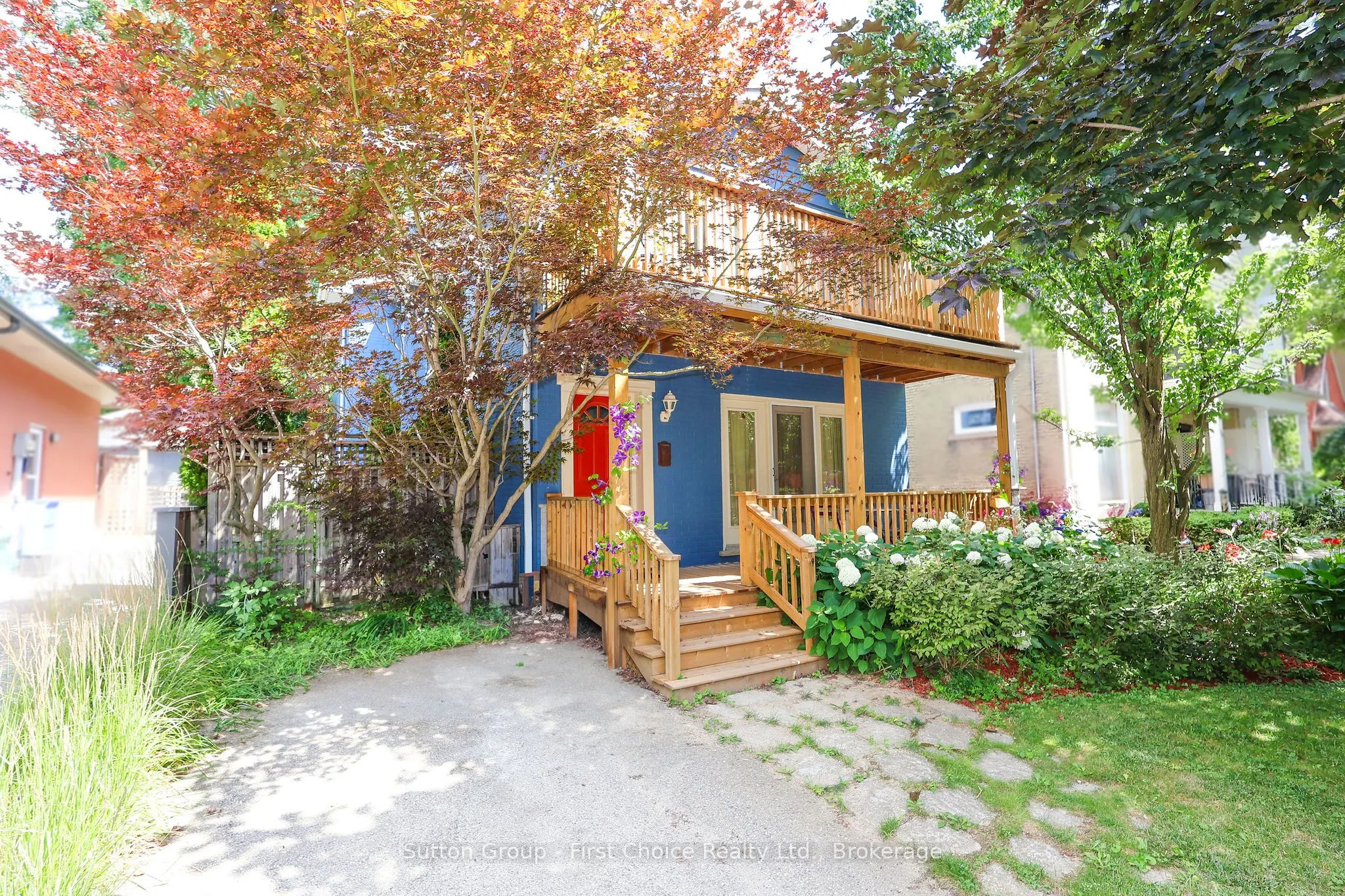 176 Cobourg Street N
