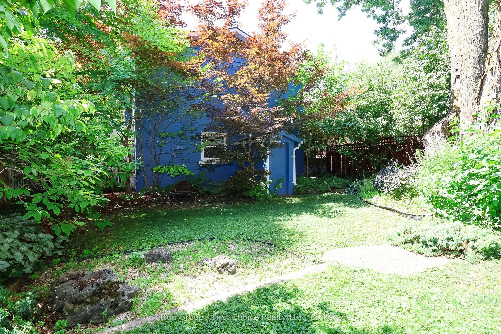 176 Cobourg Street N