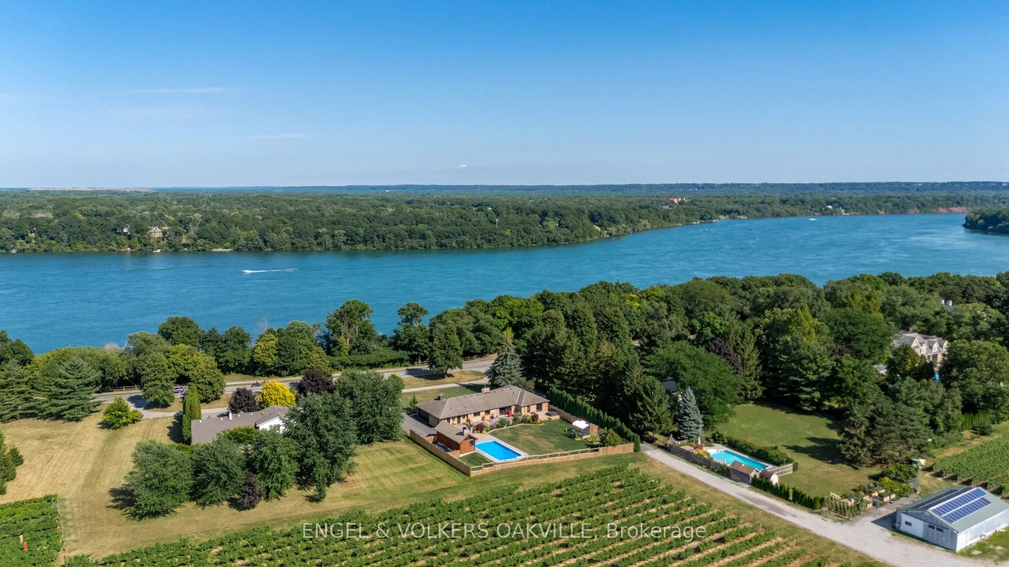 15578 Niagara Parkway