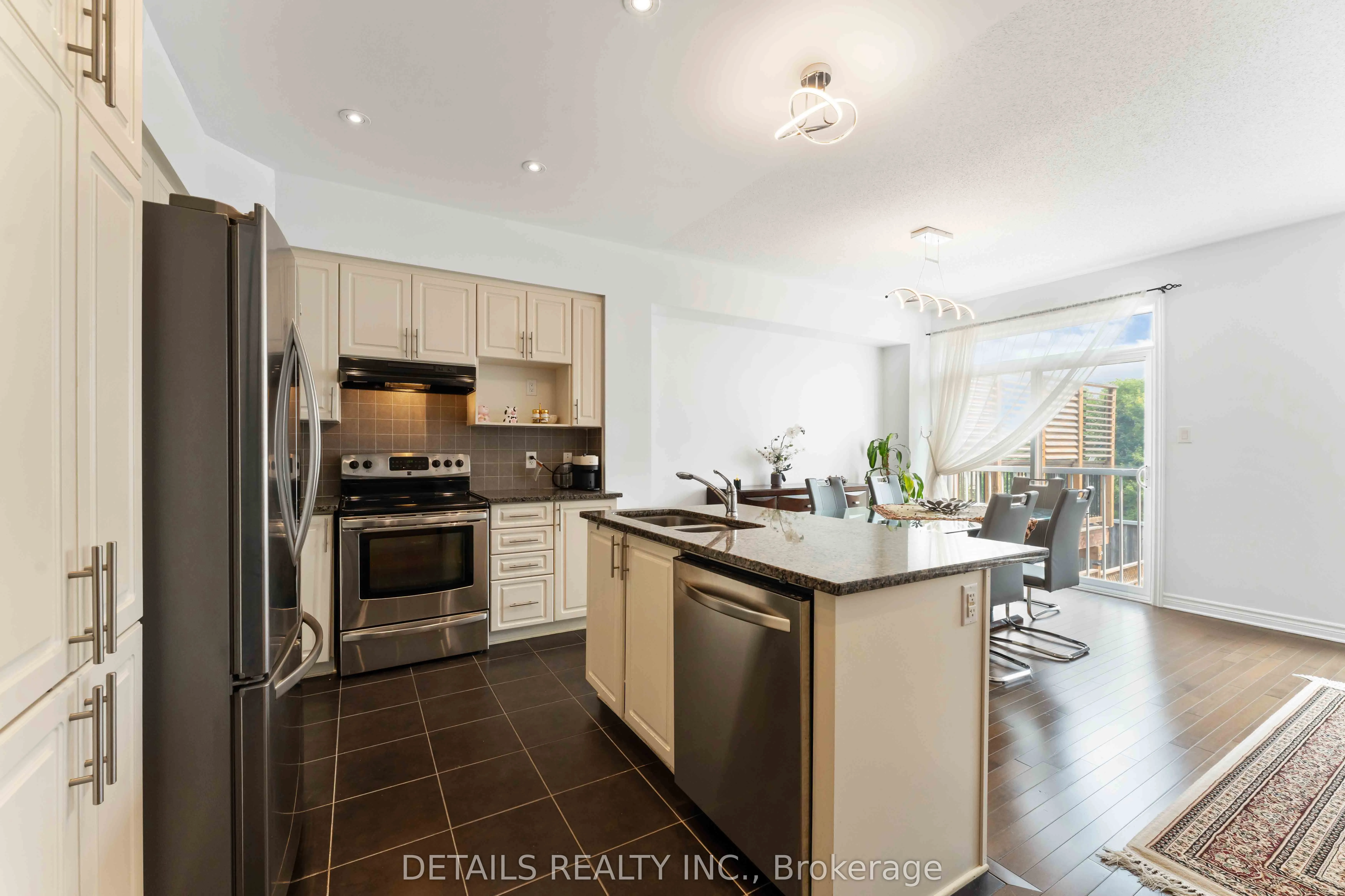 824 Fletcher Circle