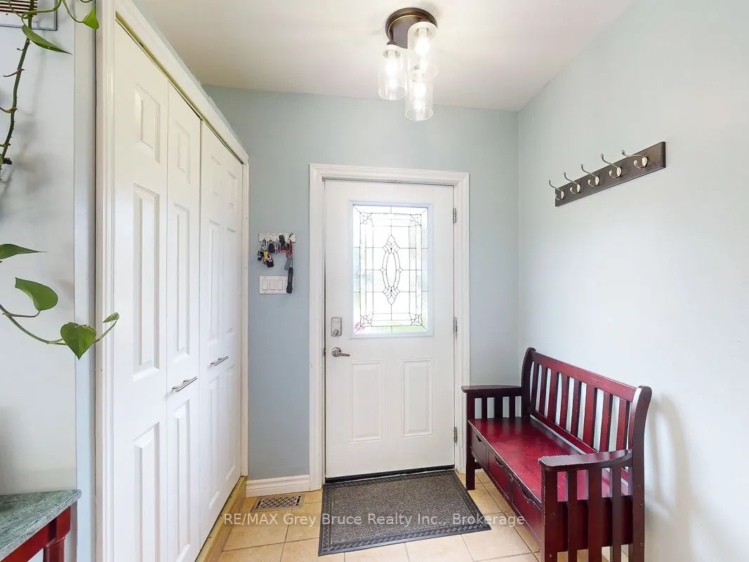 864 16th Street W