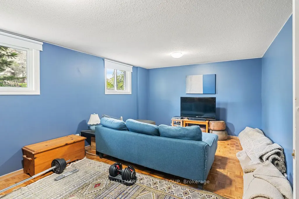 2051 Kings Grove Crescent