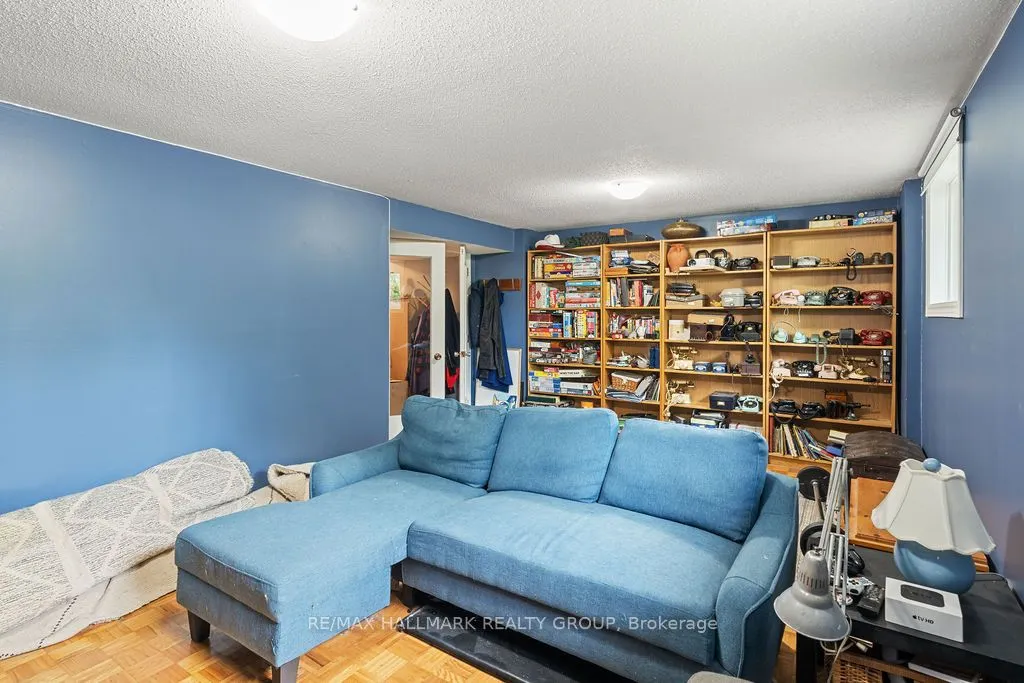 2051 Kings Grove Crescent