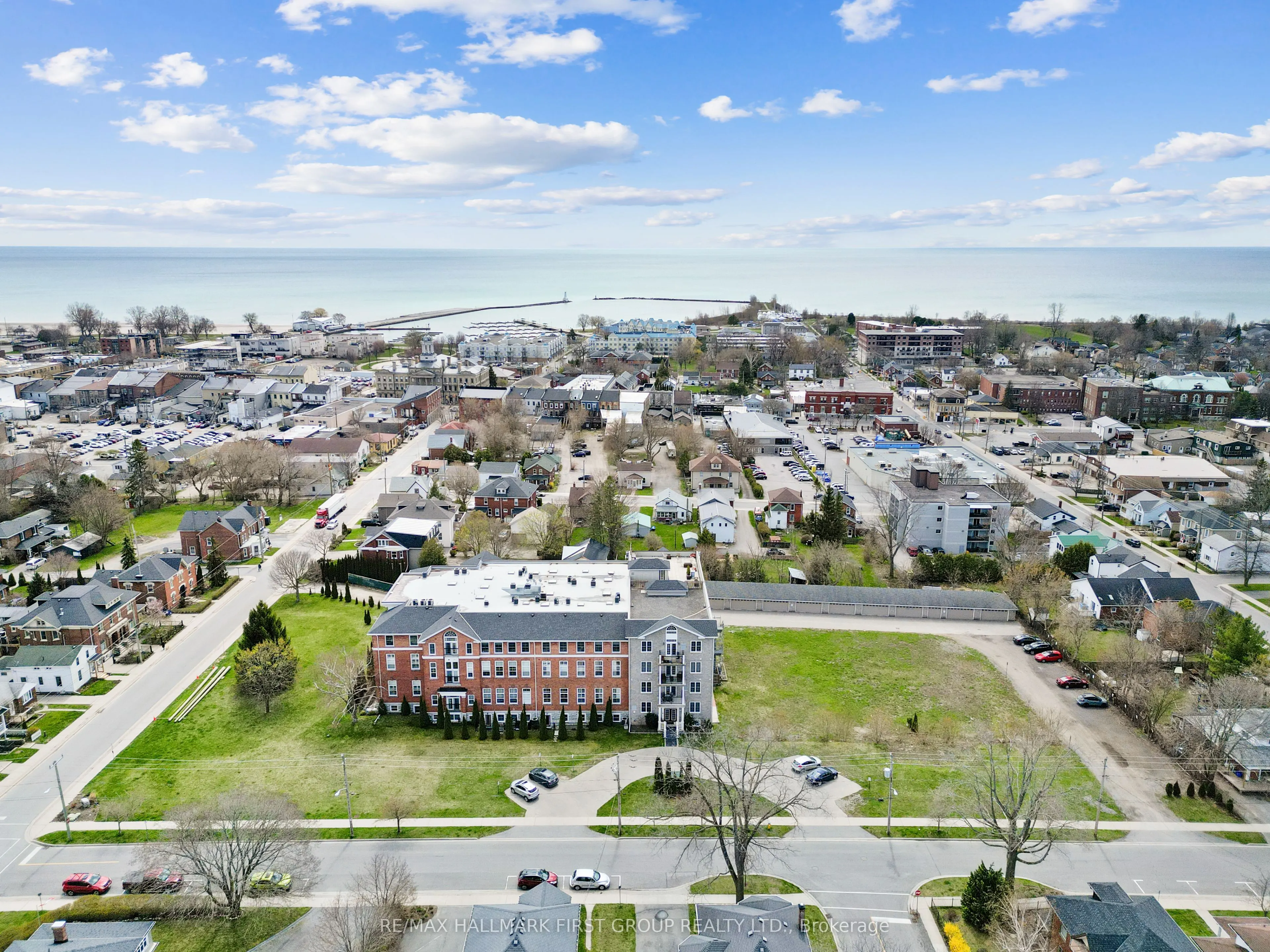 323 George Street, #104