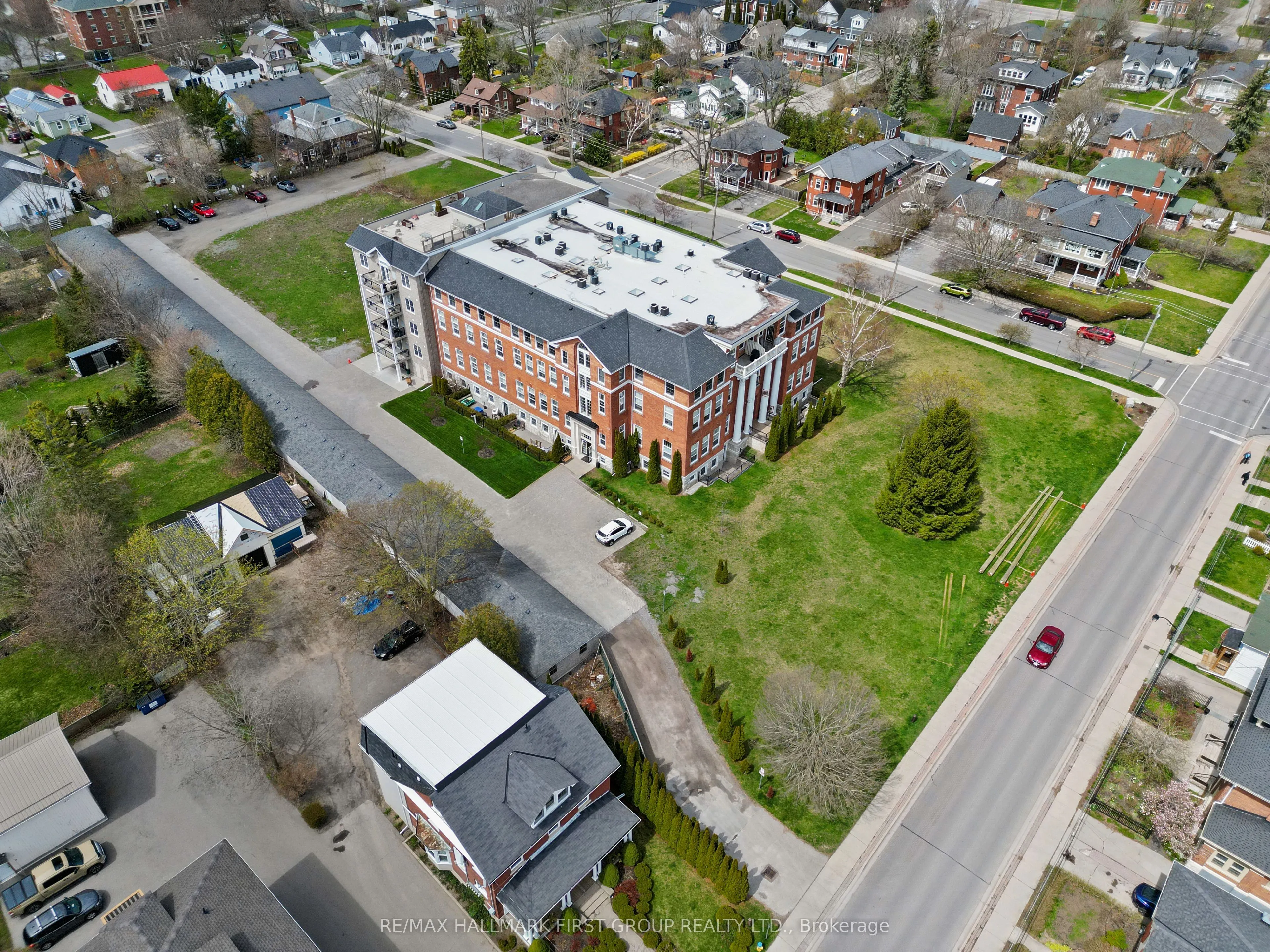 323 George Street, #104