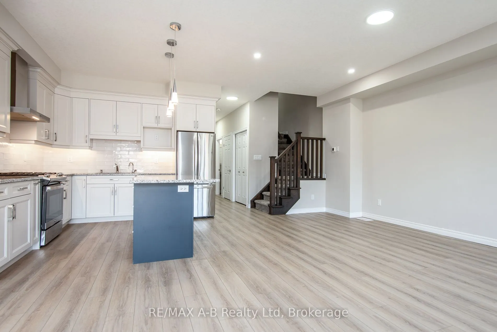 350 O'Loane Avenue, #40