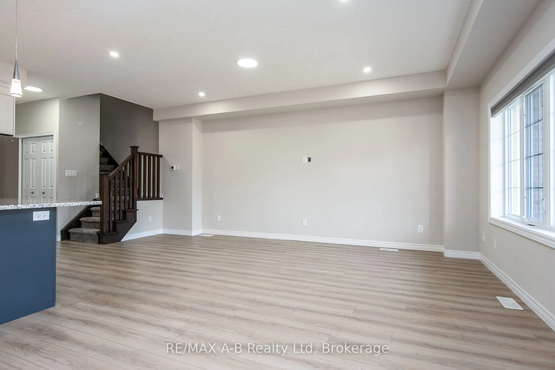 350 O'Loane Avenue, #40