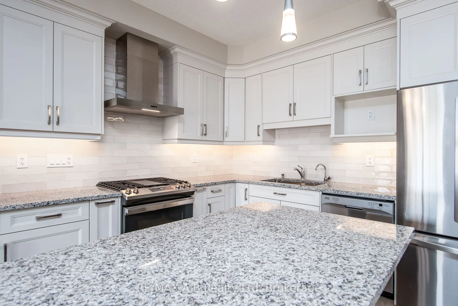 350 O'Loane Avenue, #40