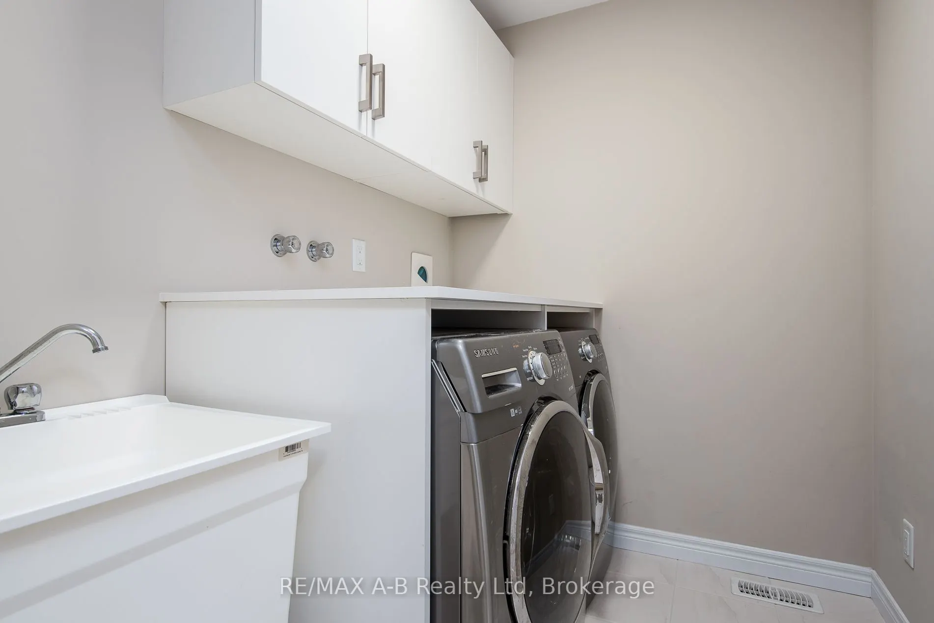 350 O'Loane Avenue, #40