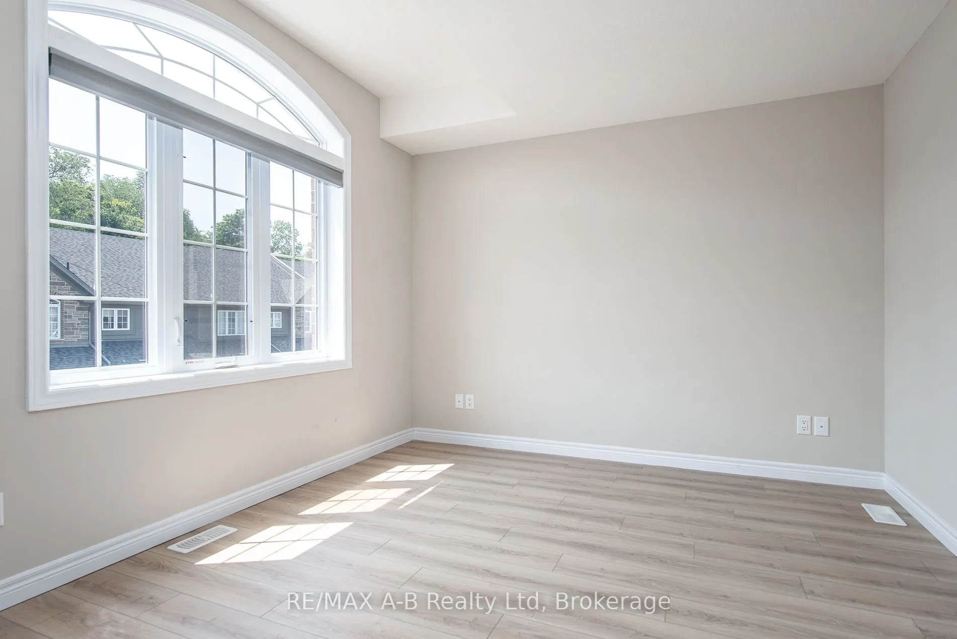 350 O'Loane Avenue, #40
