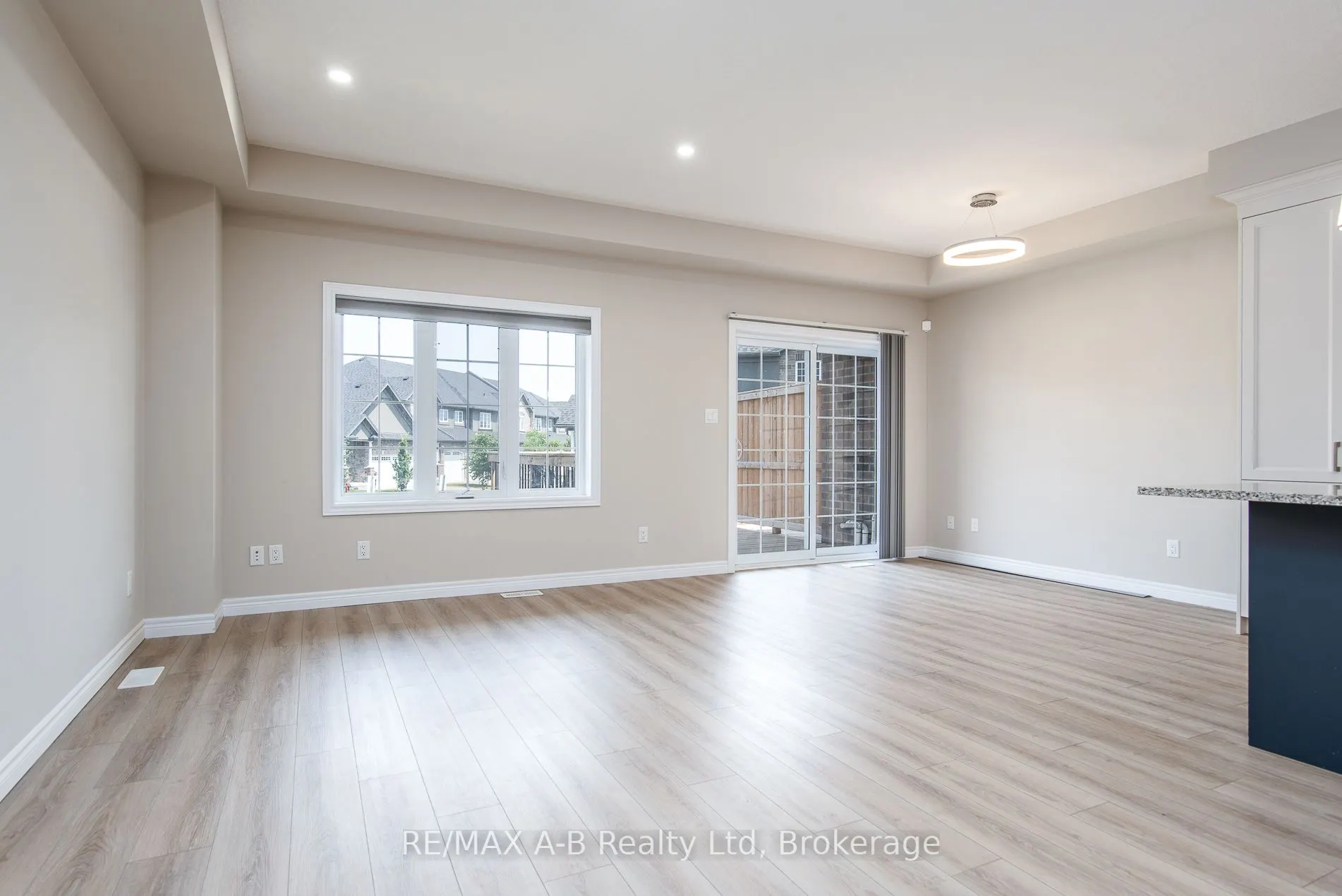 350 O'Loane Avenue, #40