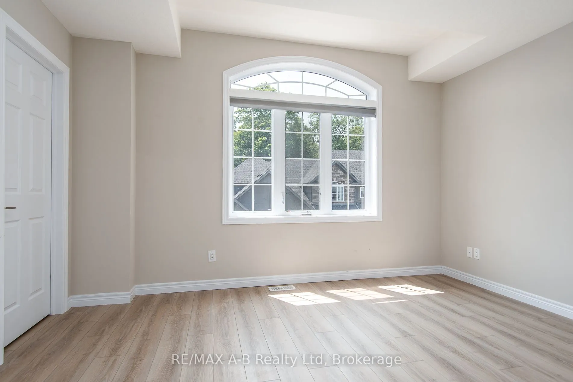 350 O'Loane Avenue, #40