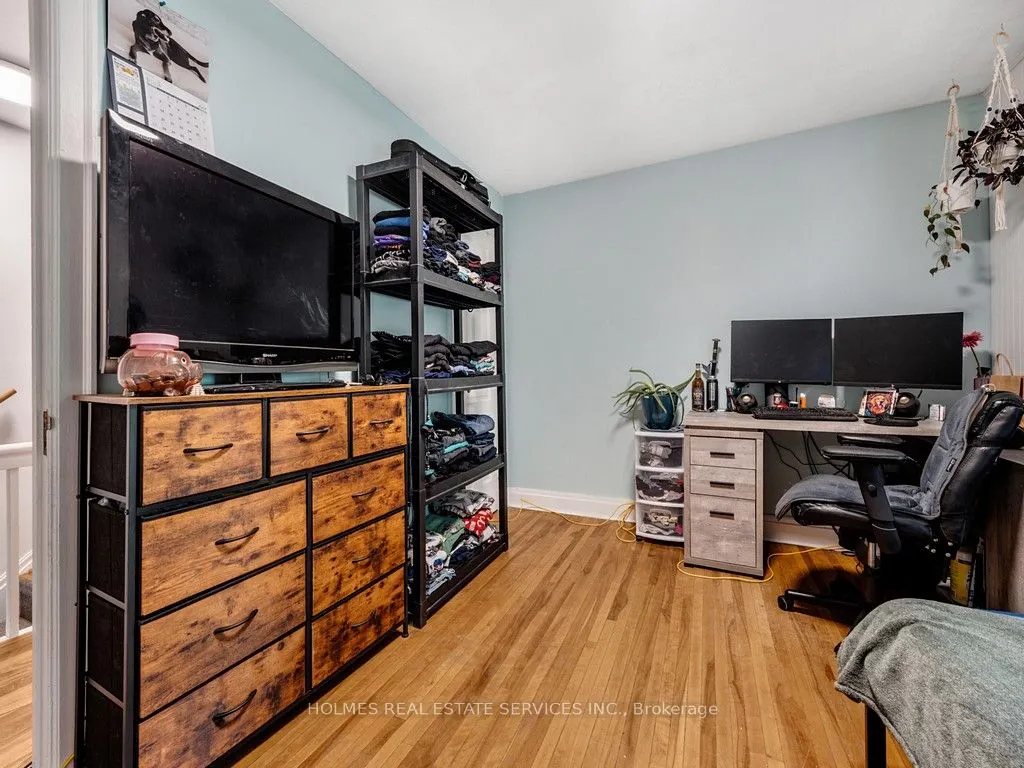 146 Westminster Drive S