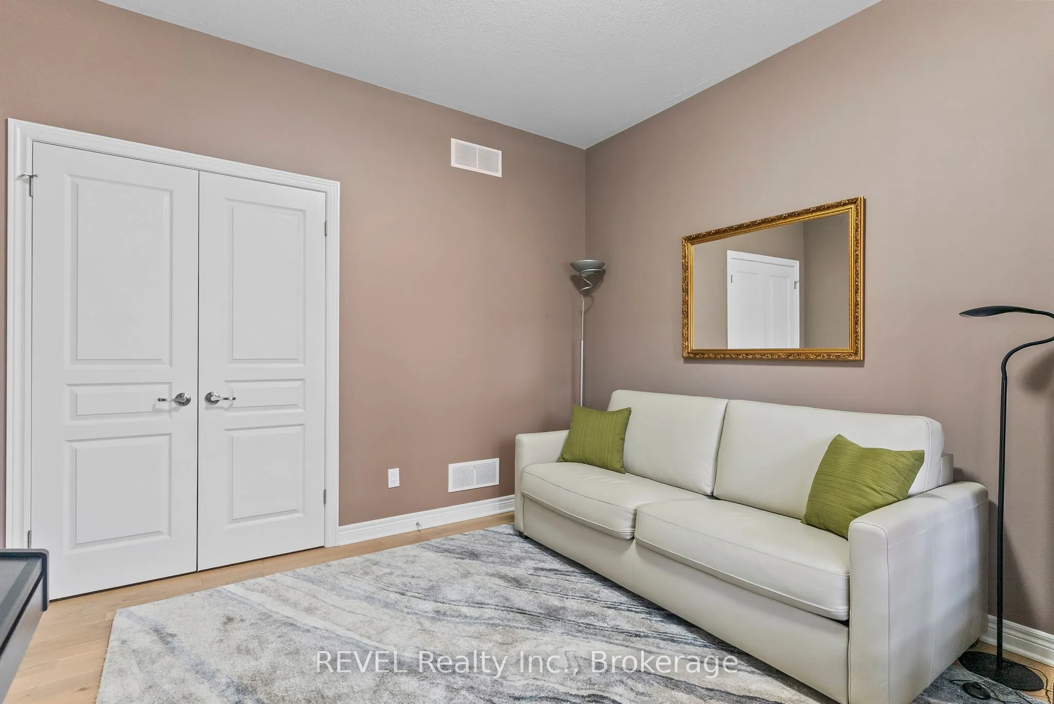 4 TULIP TREE Road
