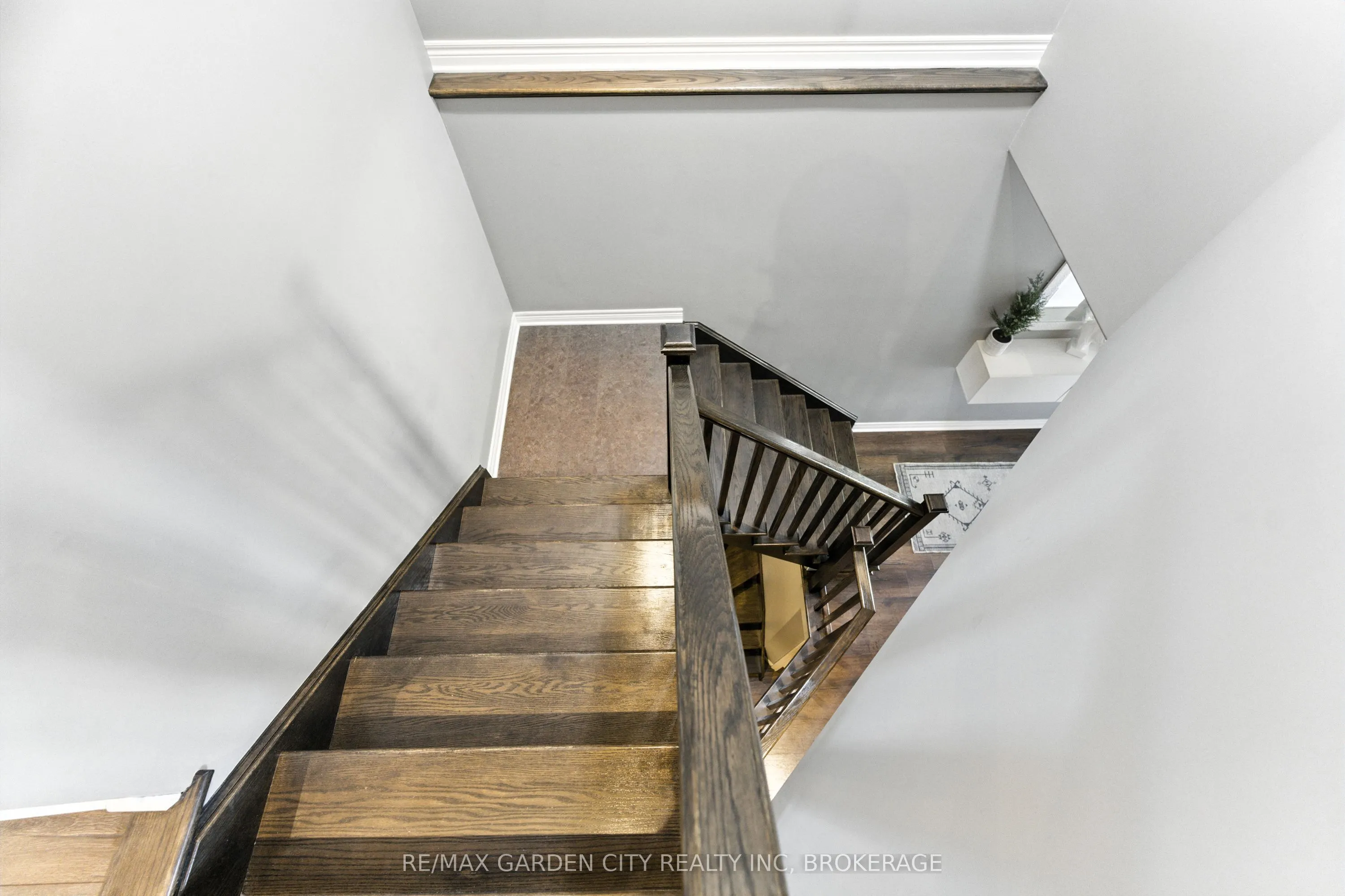 6456 Armelina Crescent