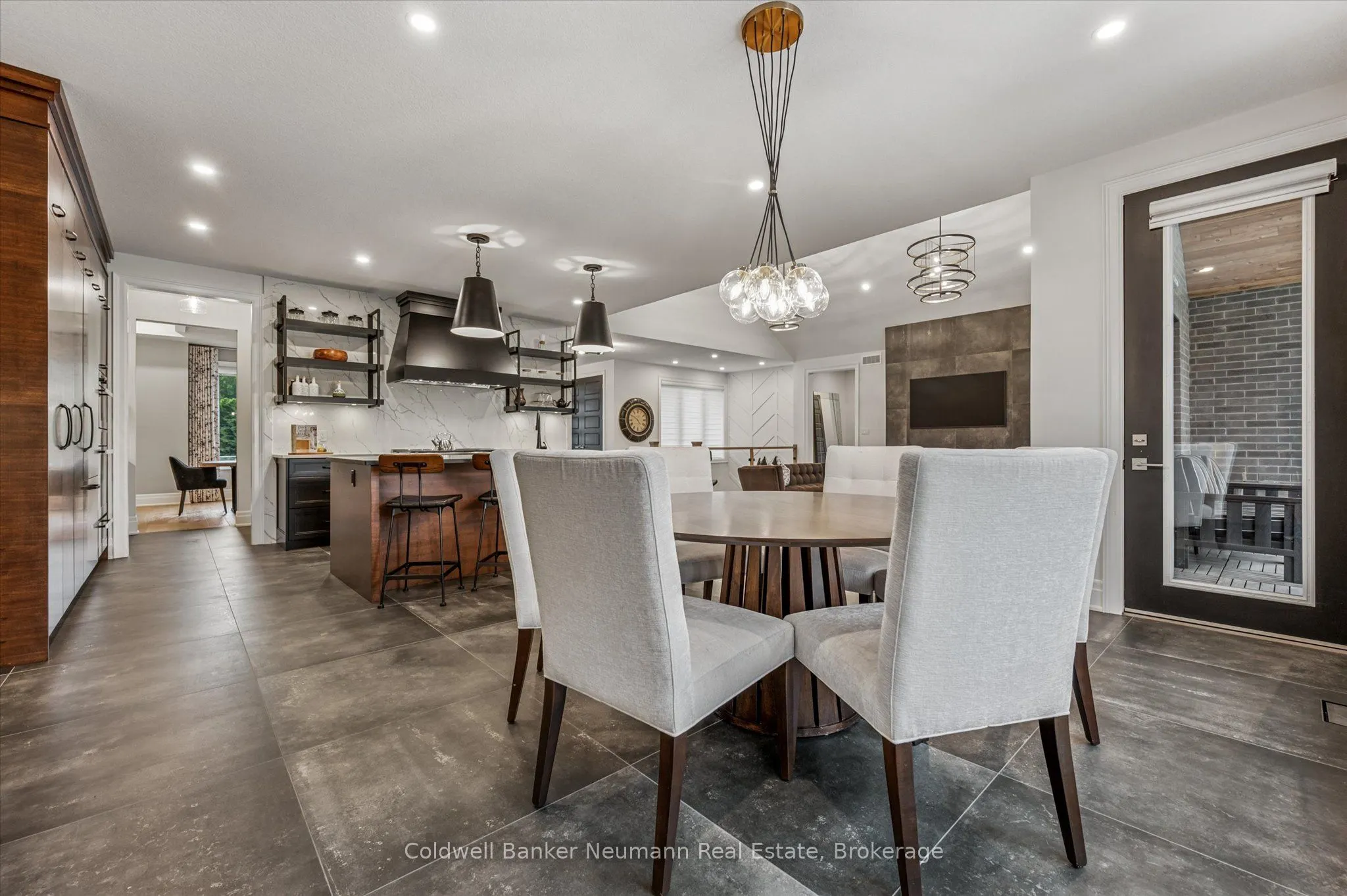14 Inverhill Road