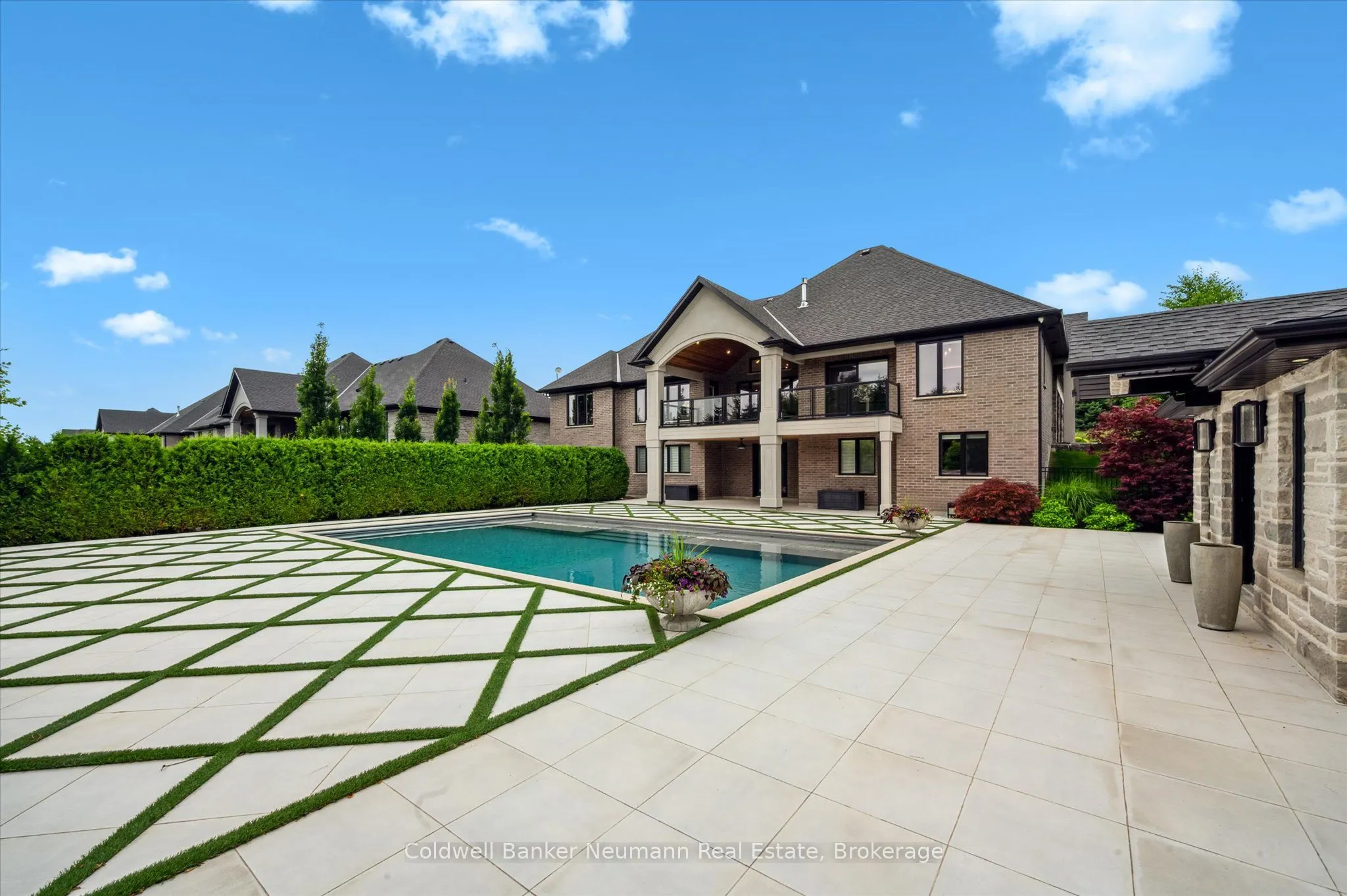 14 Inverhill Road