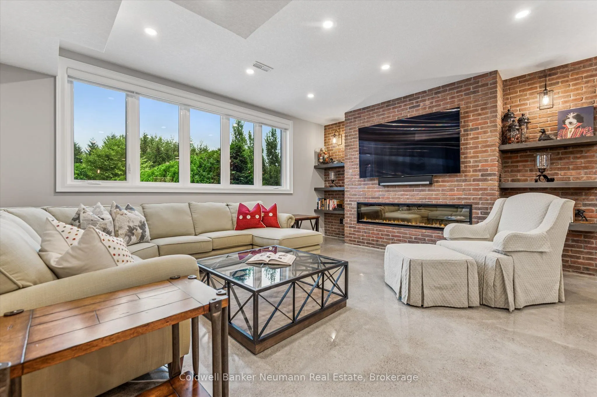 14 Inverhill Road