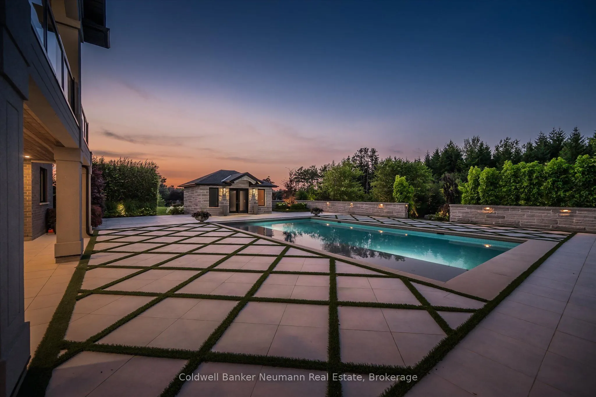 14 Inverhill Road