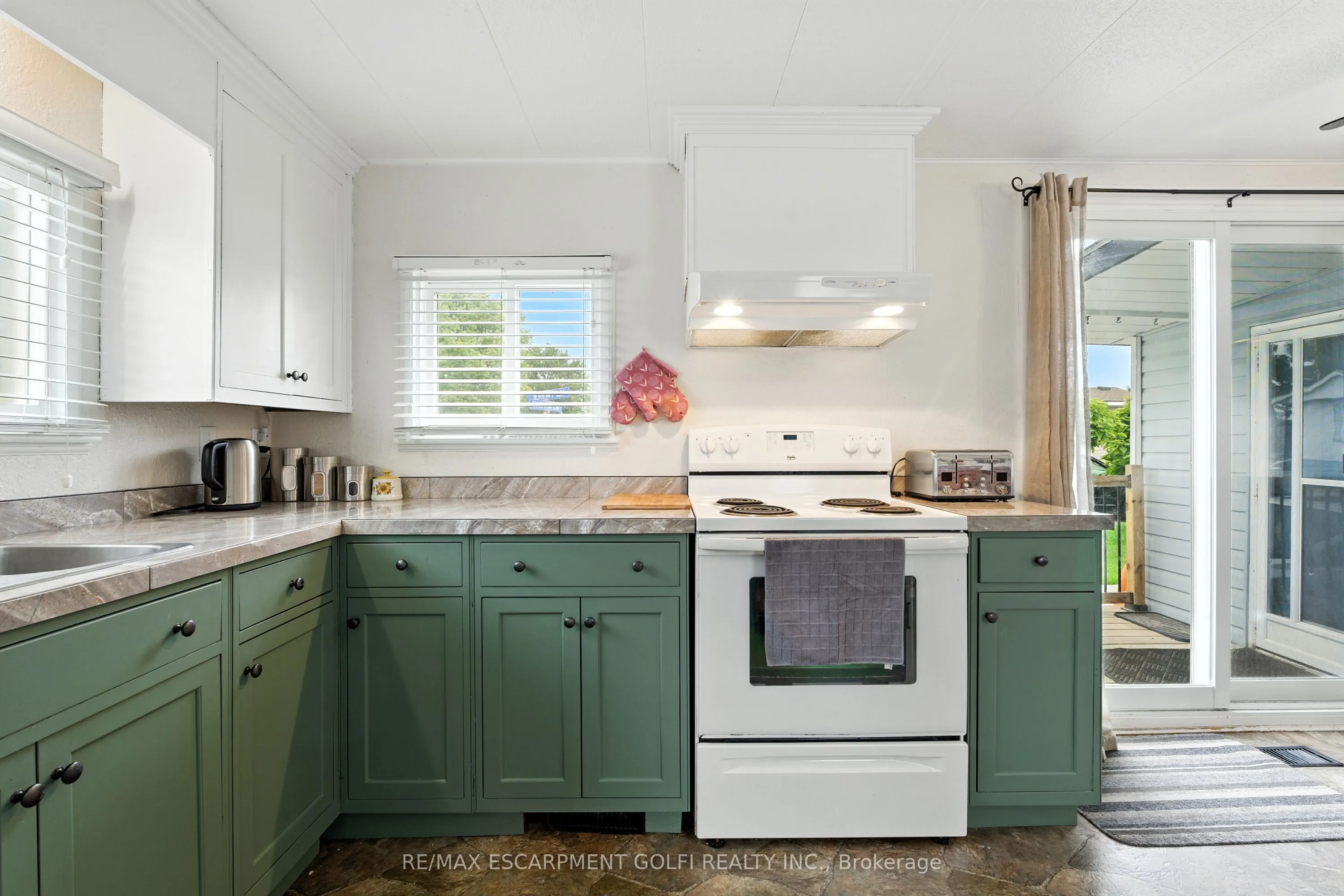 4588 Martha Lane