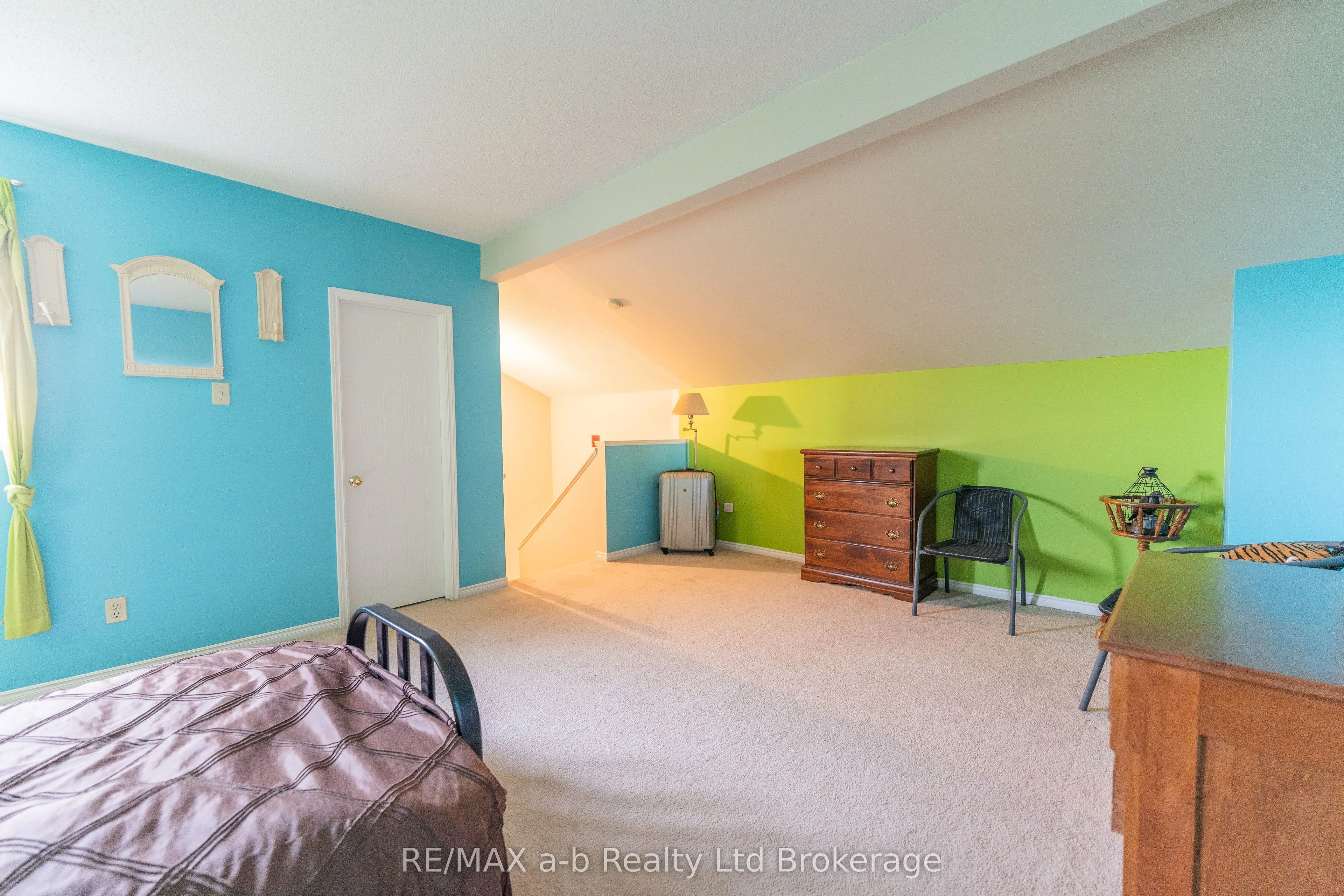 19 WREN Court, #8
