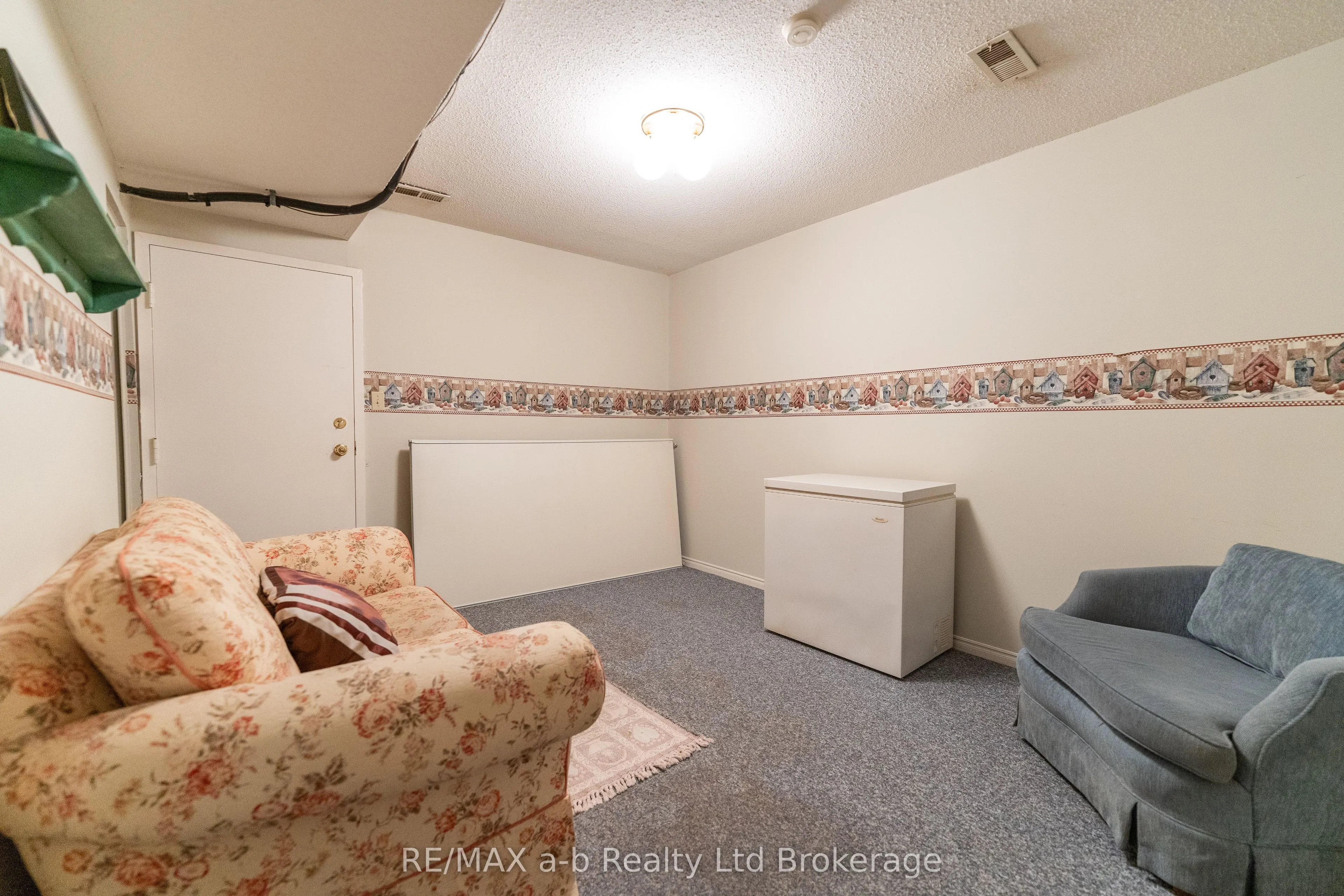 19 WREN Court, #8