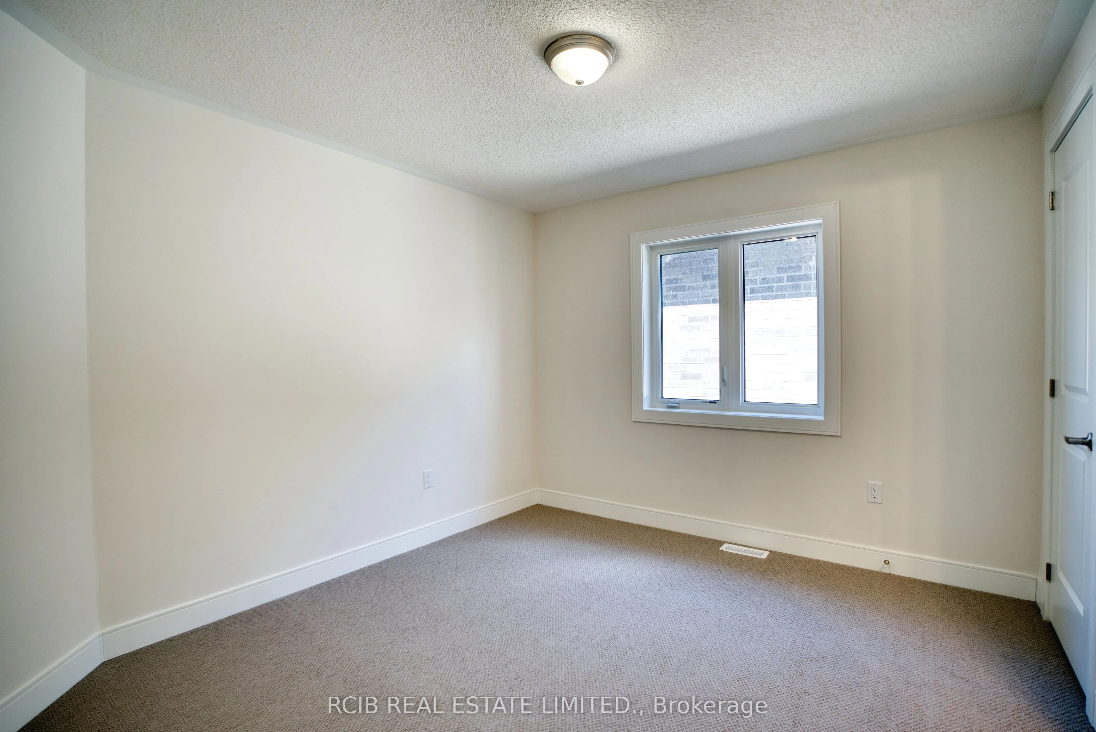 20 Stanley Leitch Drive