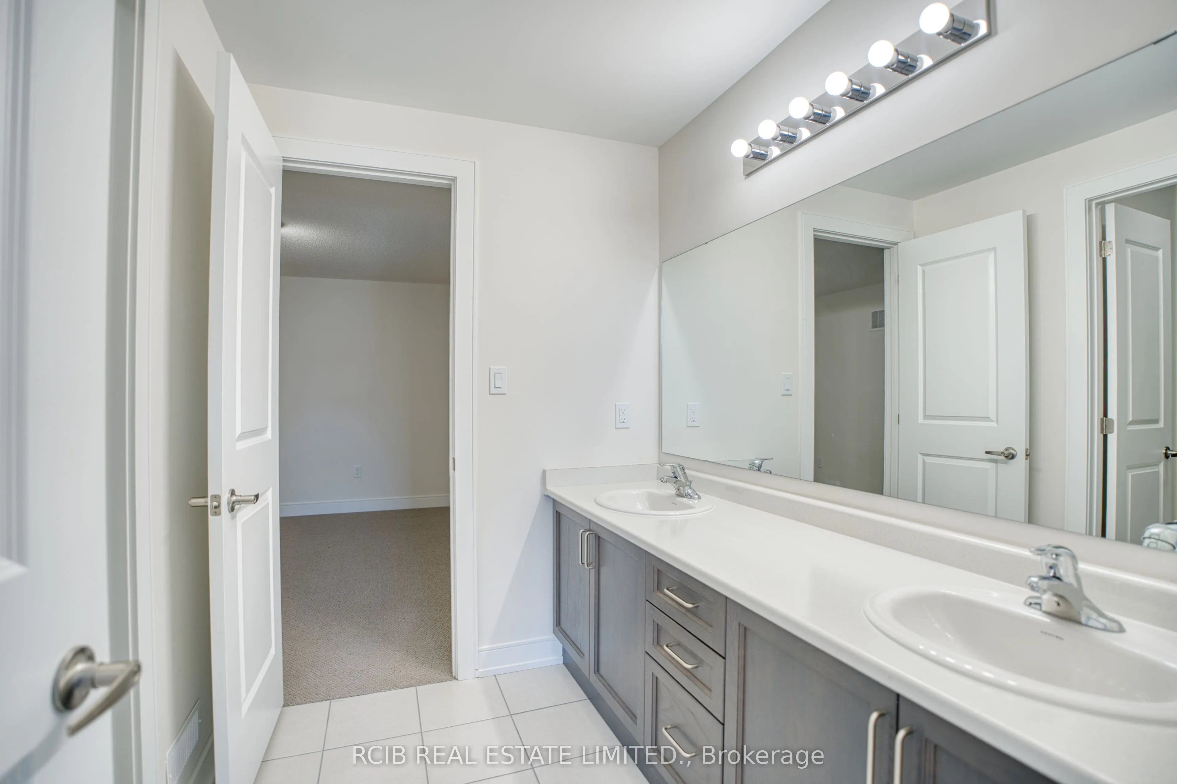 20 Stanley Leitch Drive