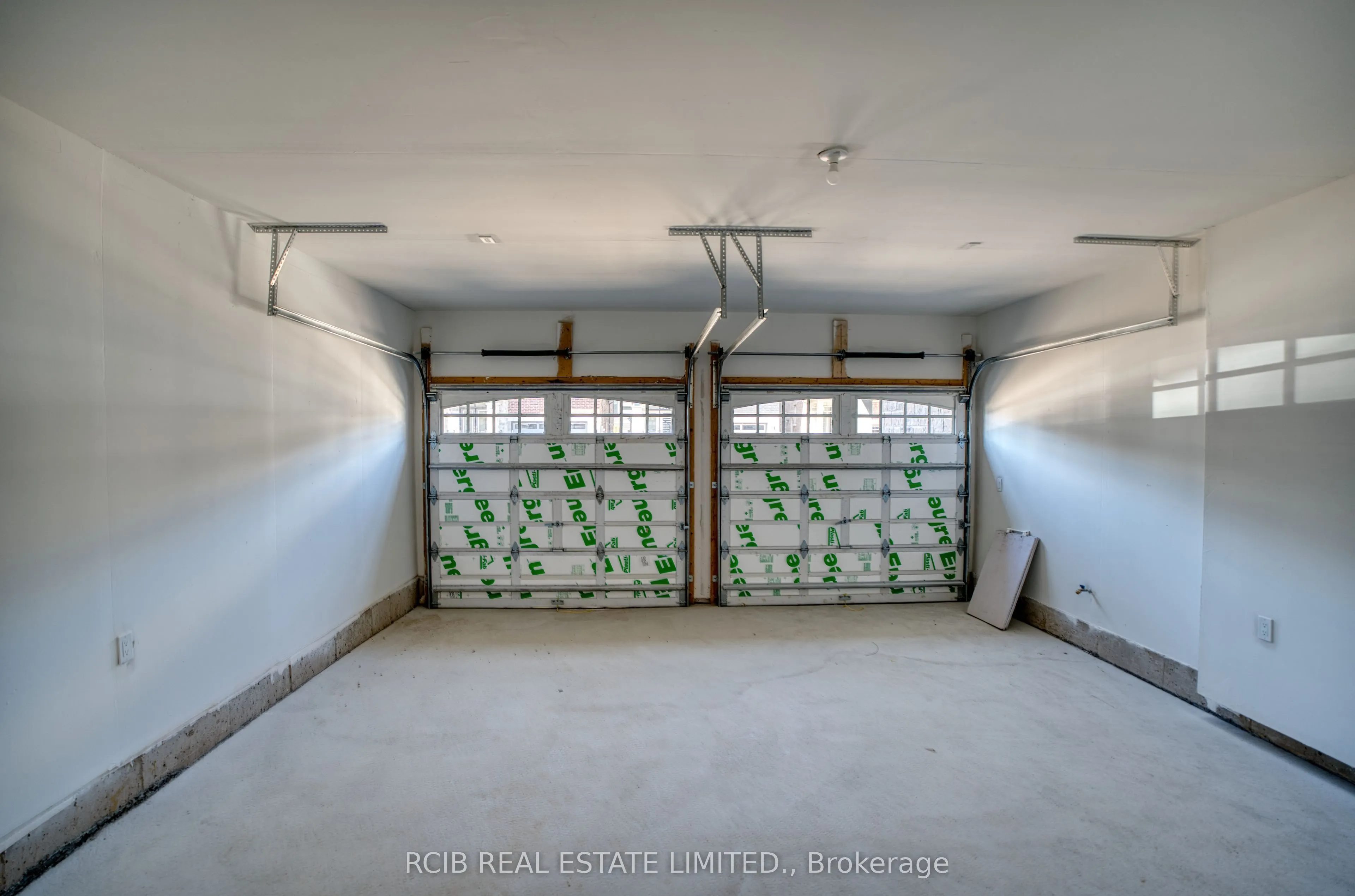 20 Stanley Leitch Drive