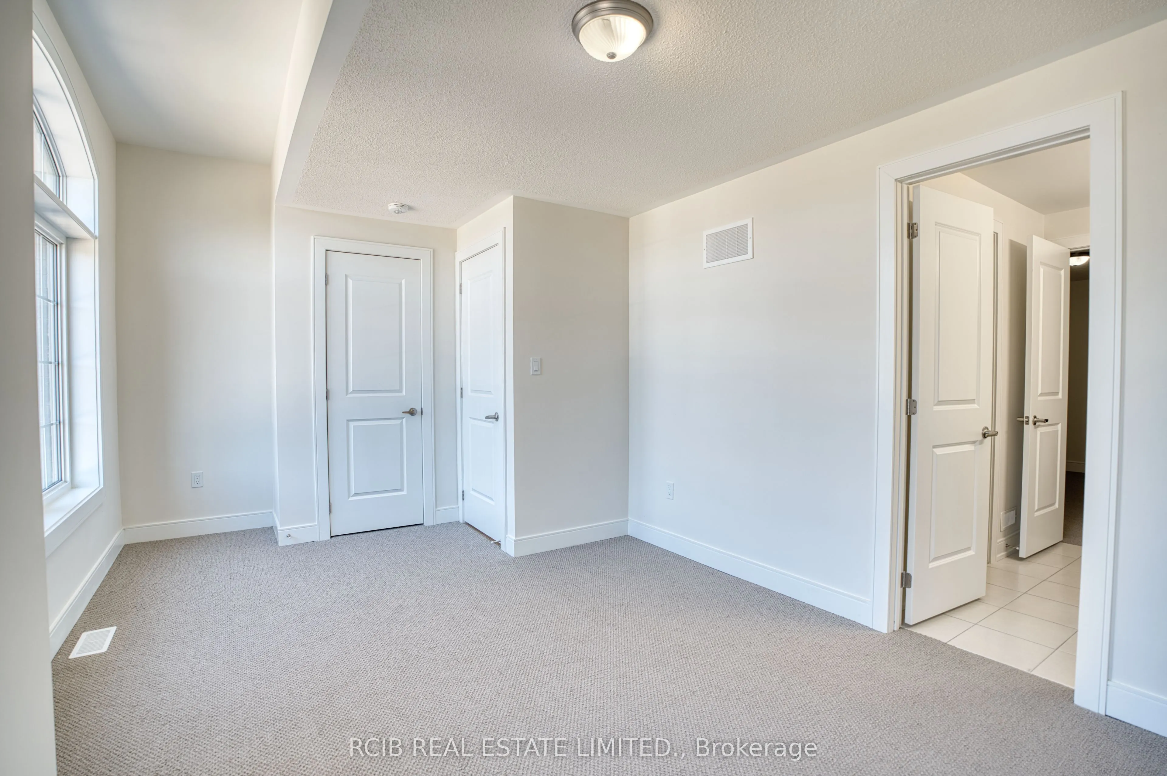 20 Stanley Leitch Drive