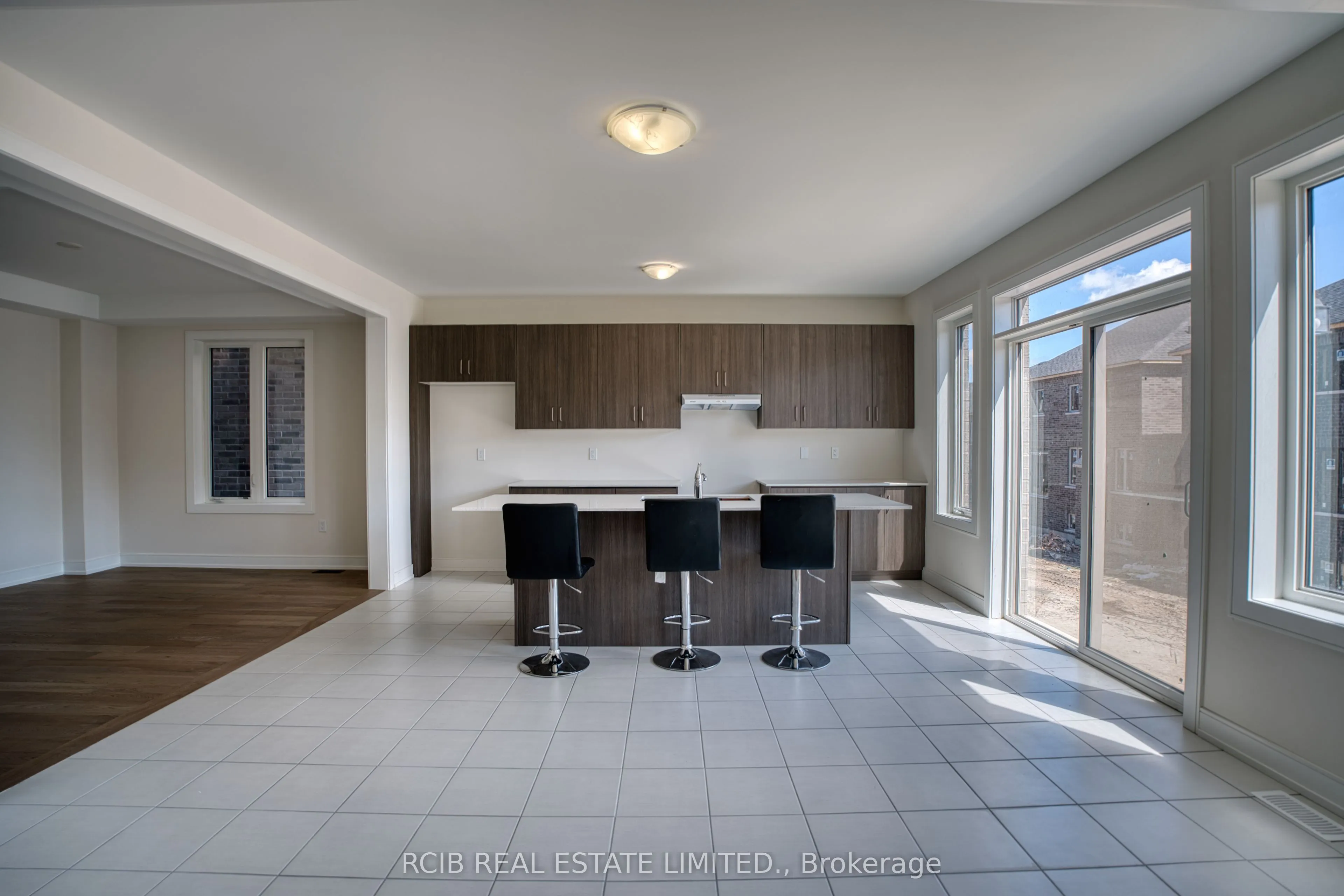 20 Stanley Leitch Drive