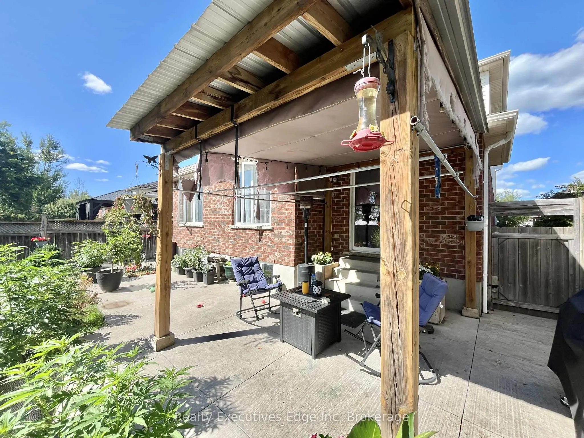 4 DAVIS Street