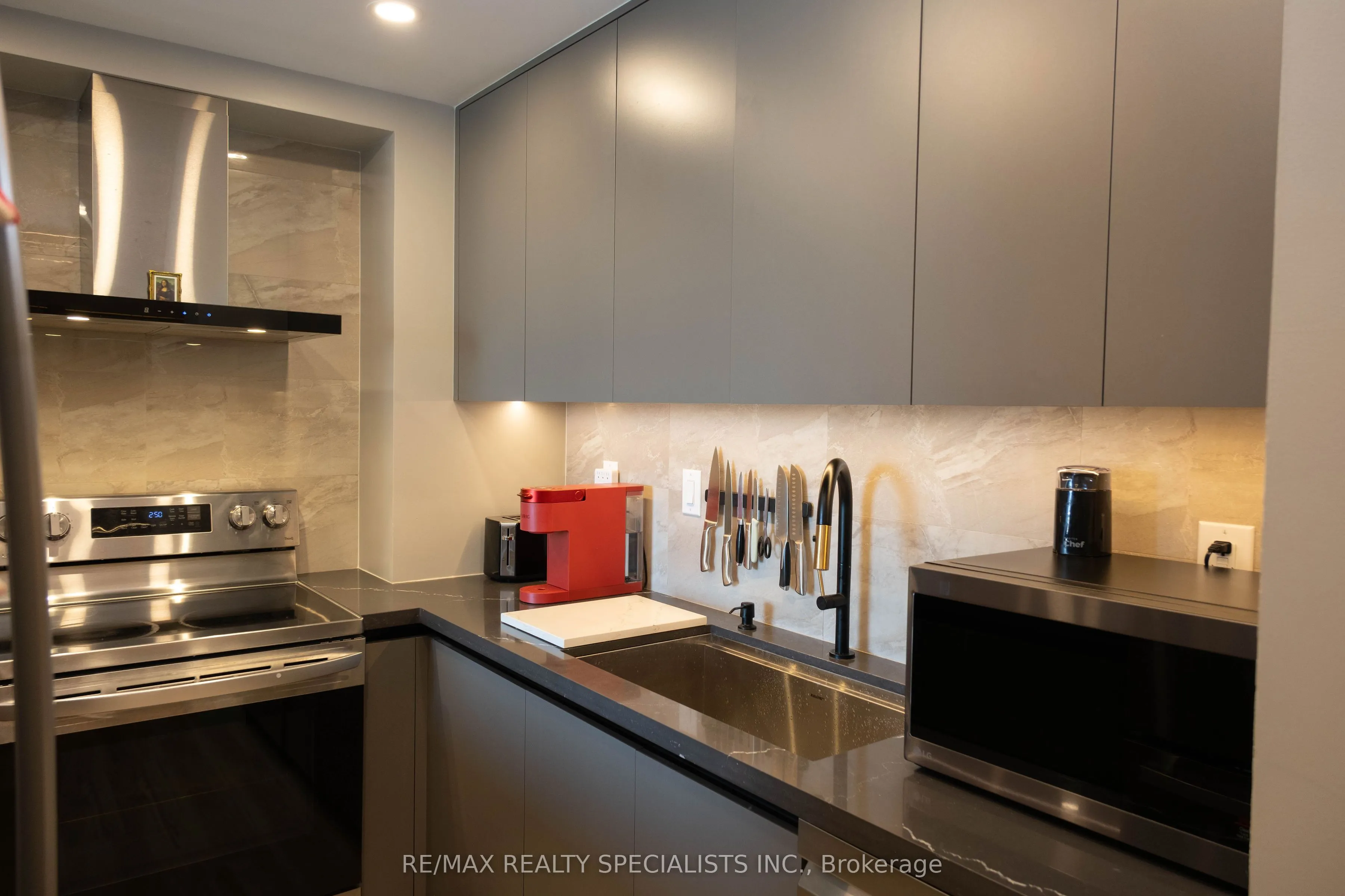 222 Jackson Street W, #802