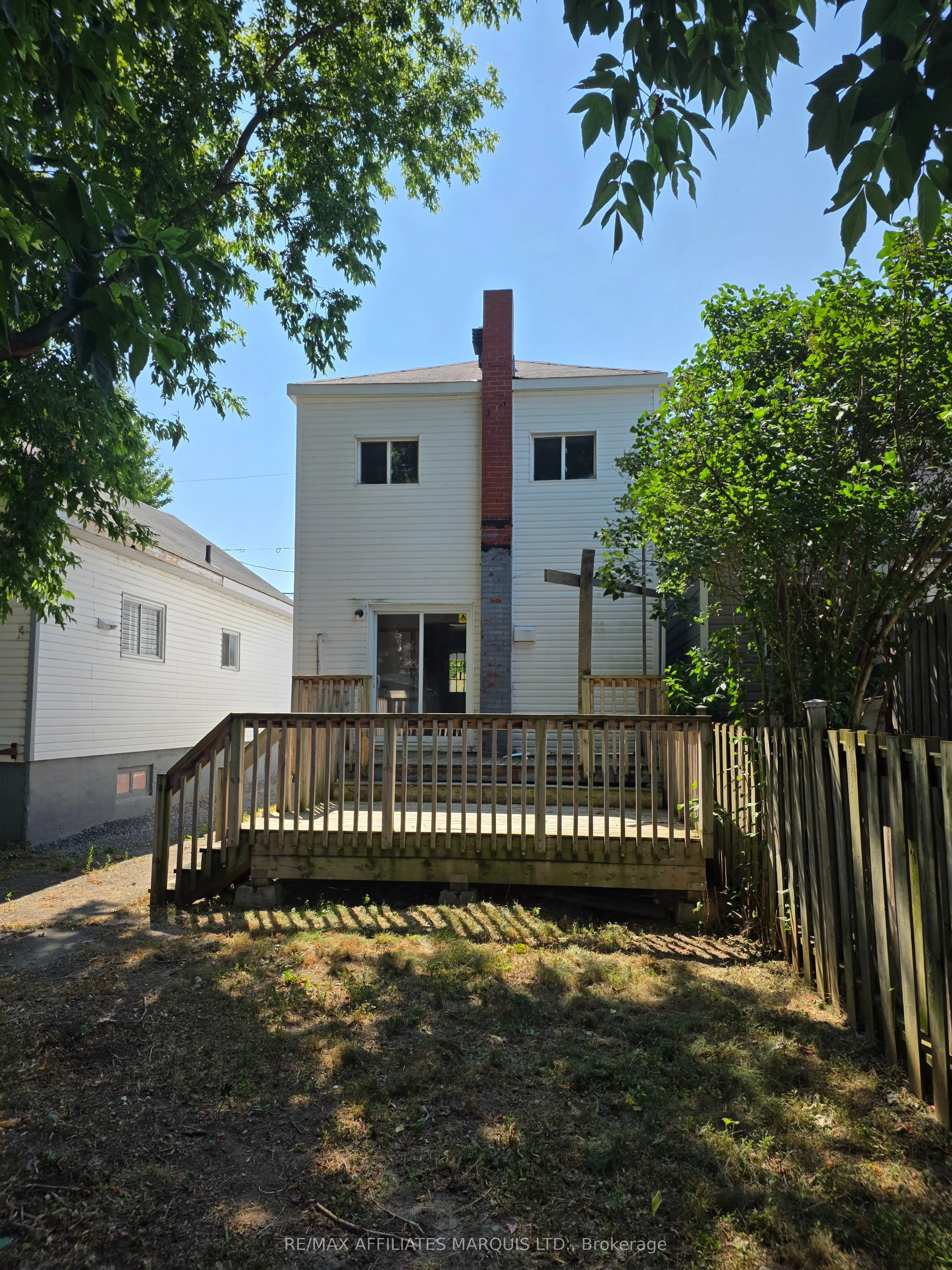 329 Carleton Street