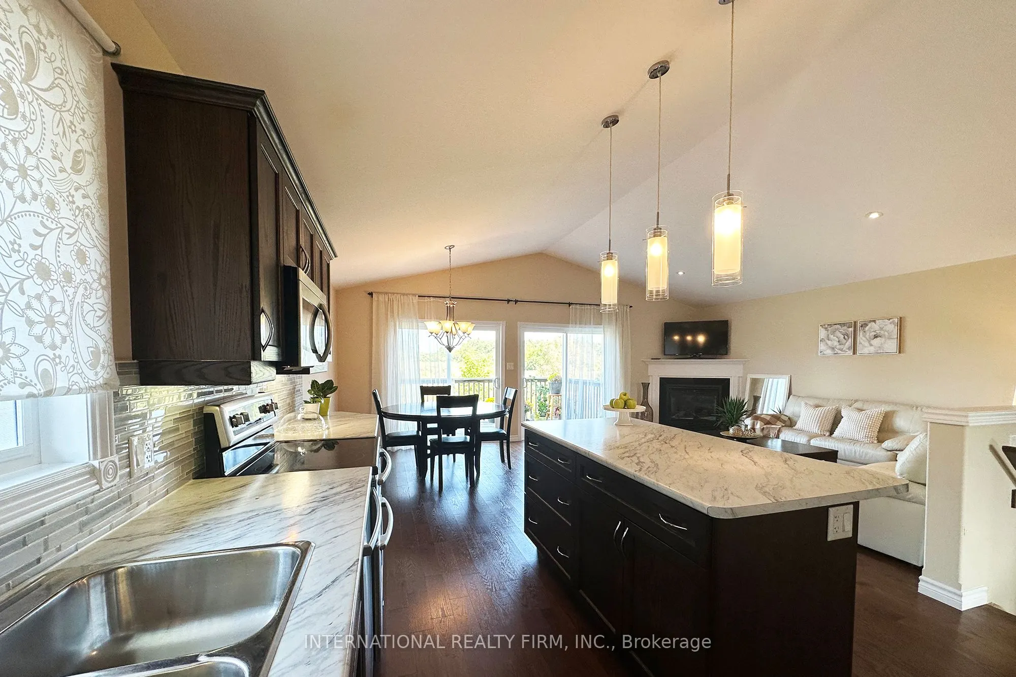 1453 Ireland Drive