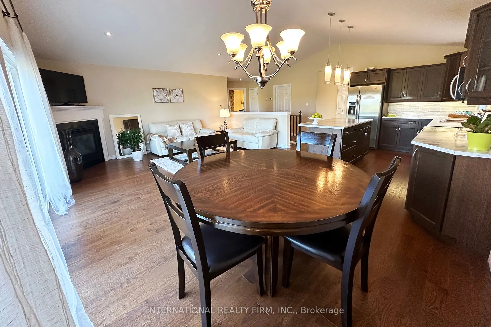 1453 Ireland Drive