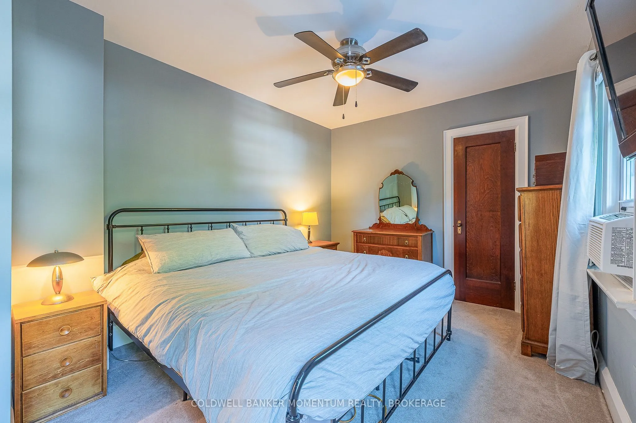 21 Carleton Street S