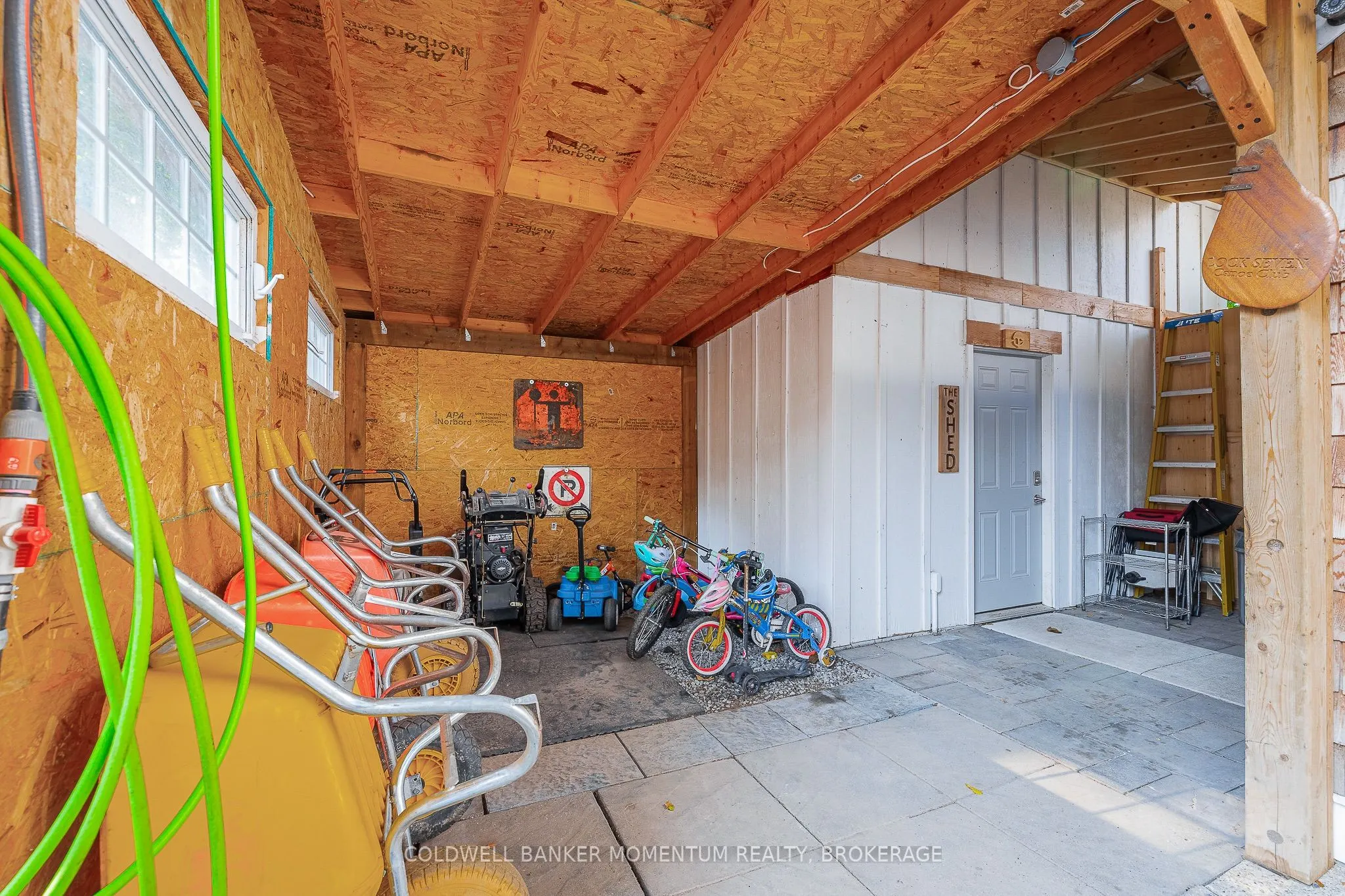 21 Carleton Street S