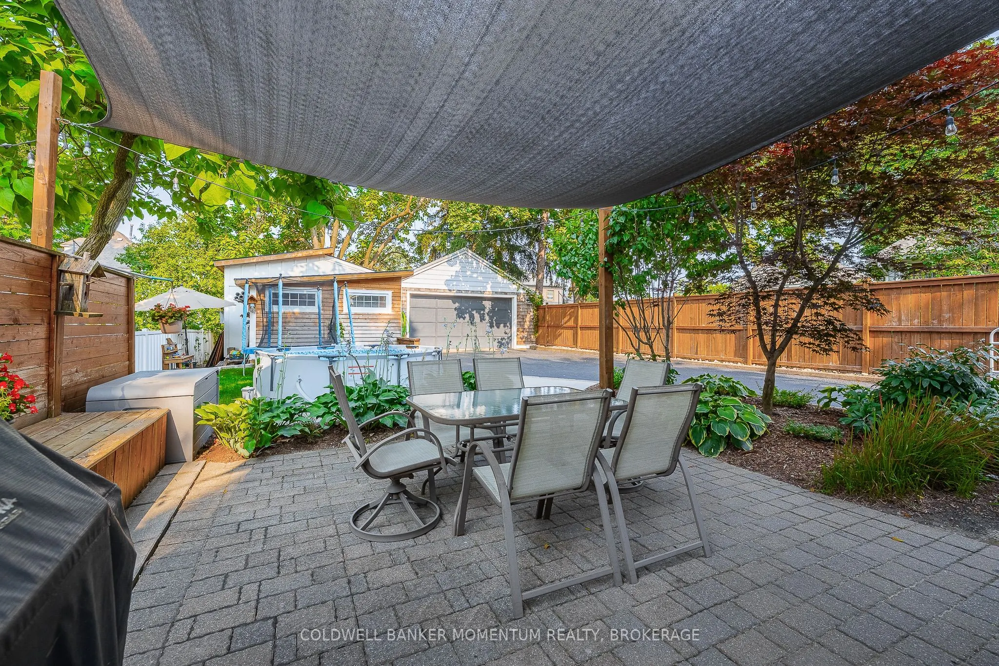 21 Carleton Street S